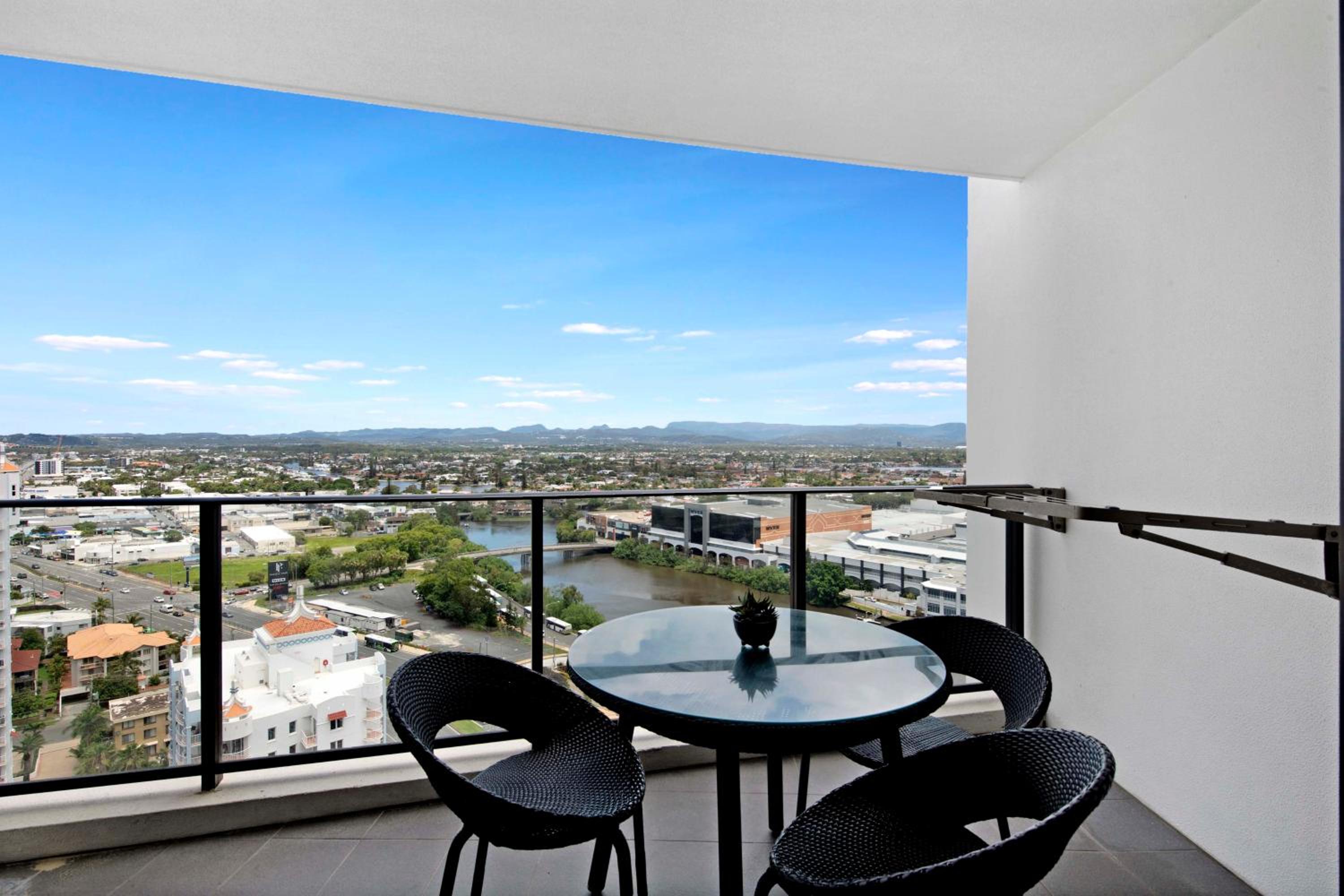 Sierra Grand Apartments - Hosted by Wow Stay