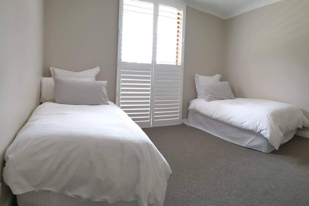 Eagle Bay Holiday Home very close to beach