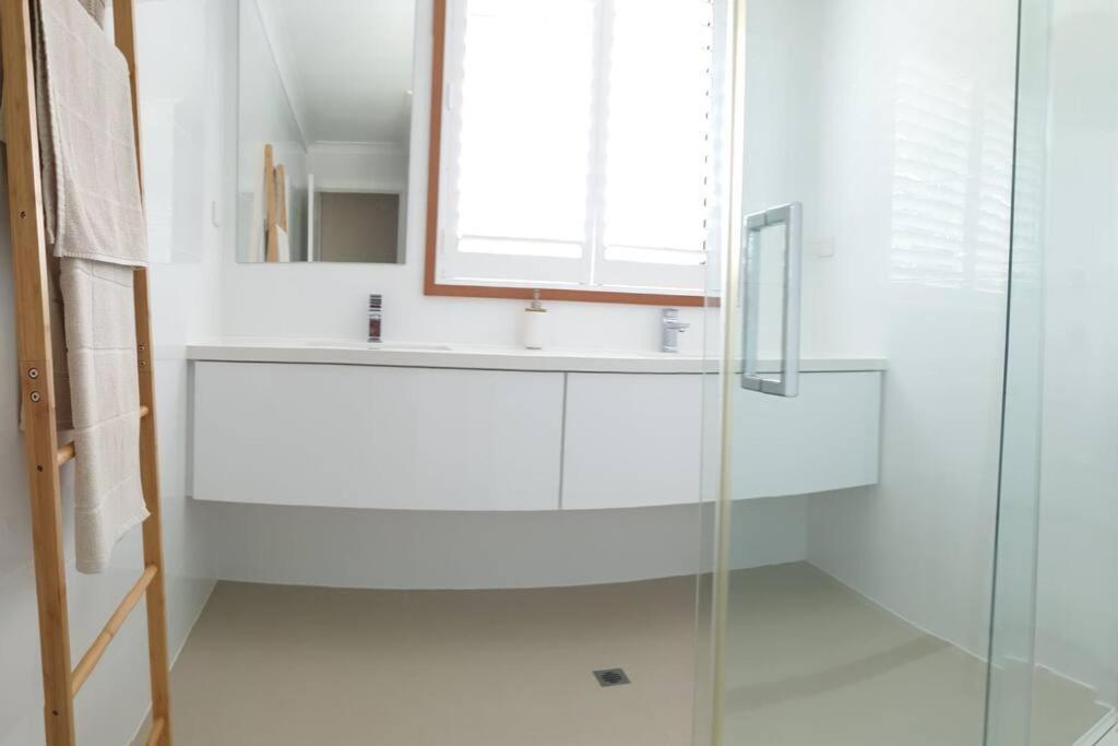 Eagle Bay Holiday Home very close to beach