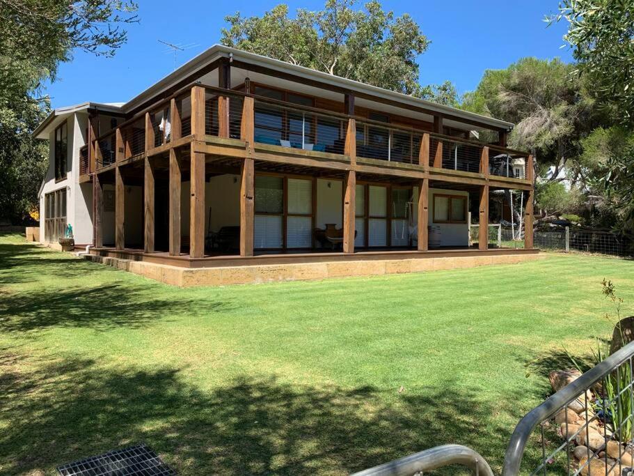 Eagle Bay Holiday Home very close to beach