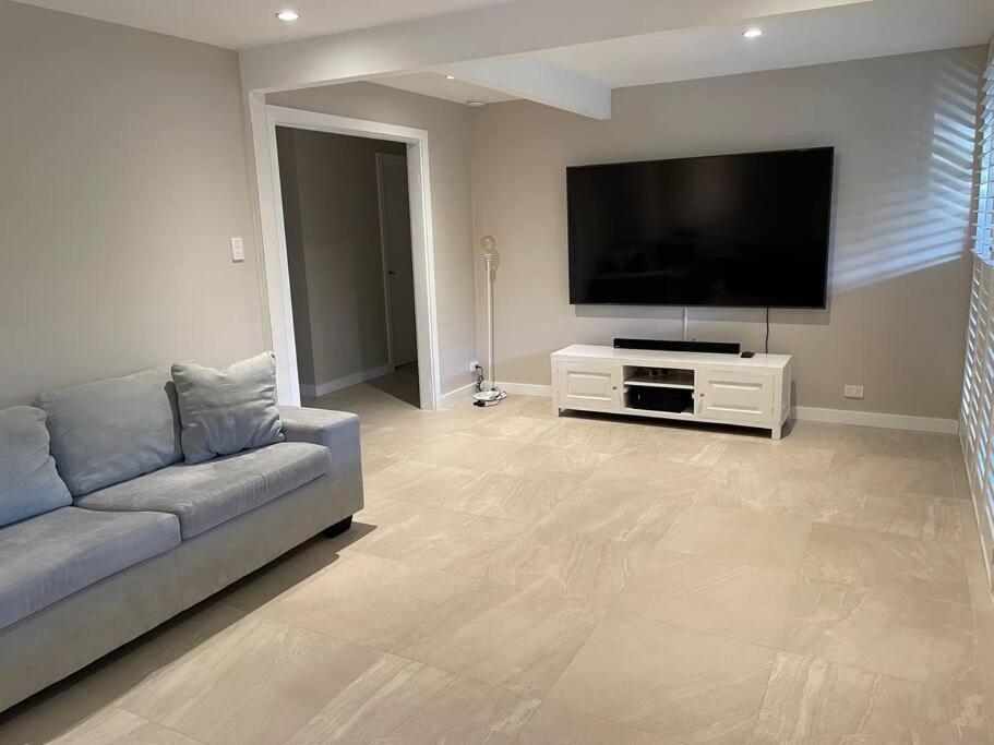 Eagle Bay Holiday Home very close to beach