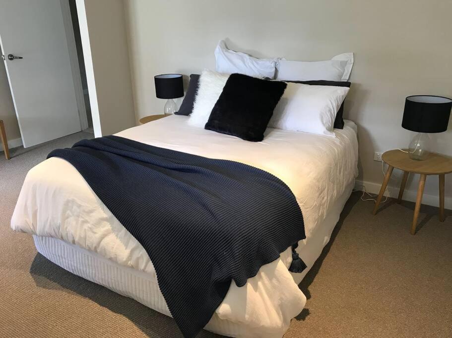 Eagle Bay Holiday Home very close to beach