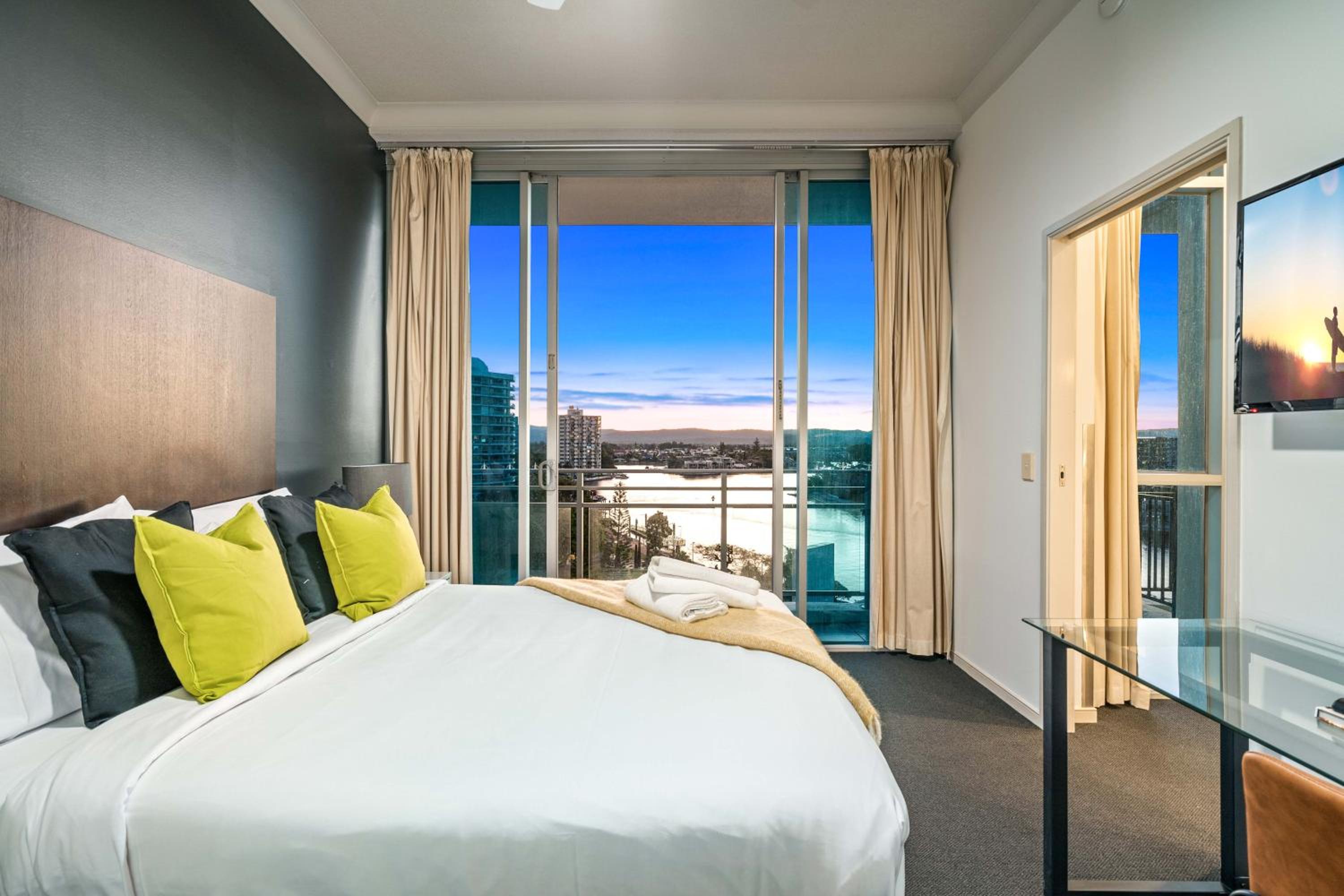 Chevron Renaissance Apartments - Hosted by Wow Stay