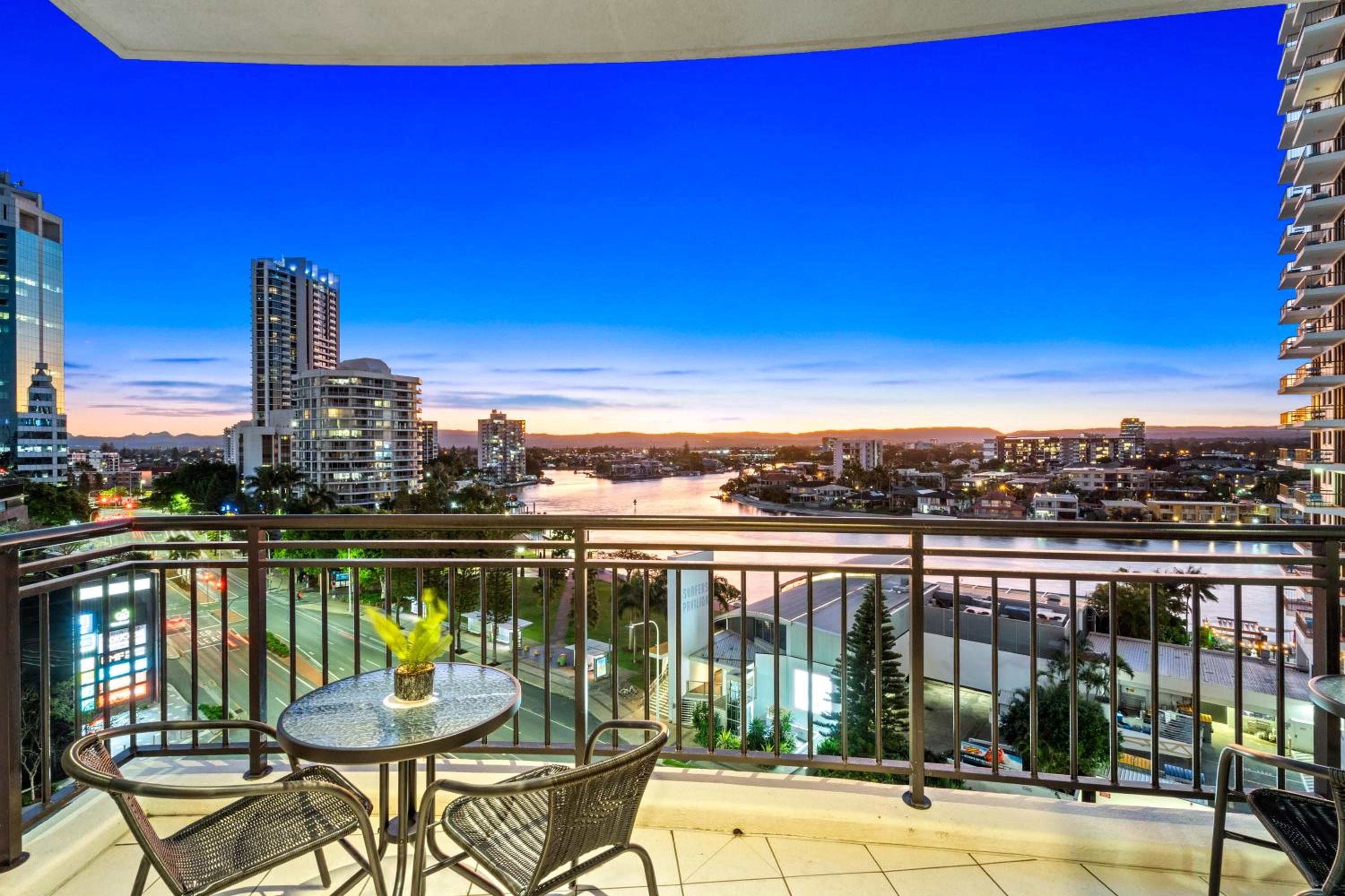 Chevron Renaissance Apartments - Hosted by Wow Stay