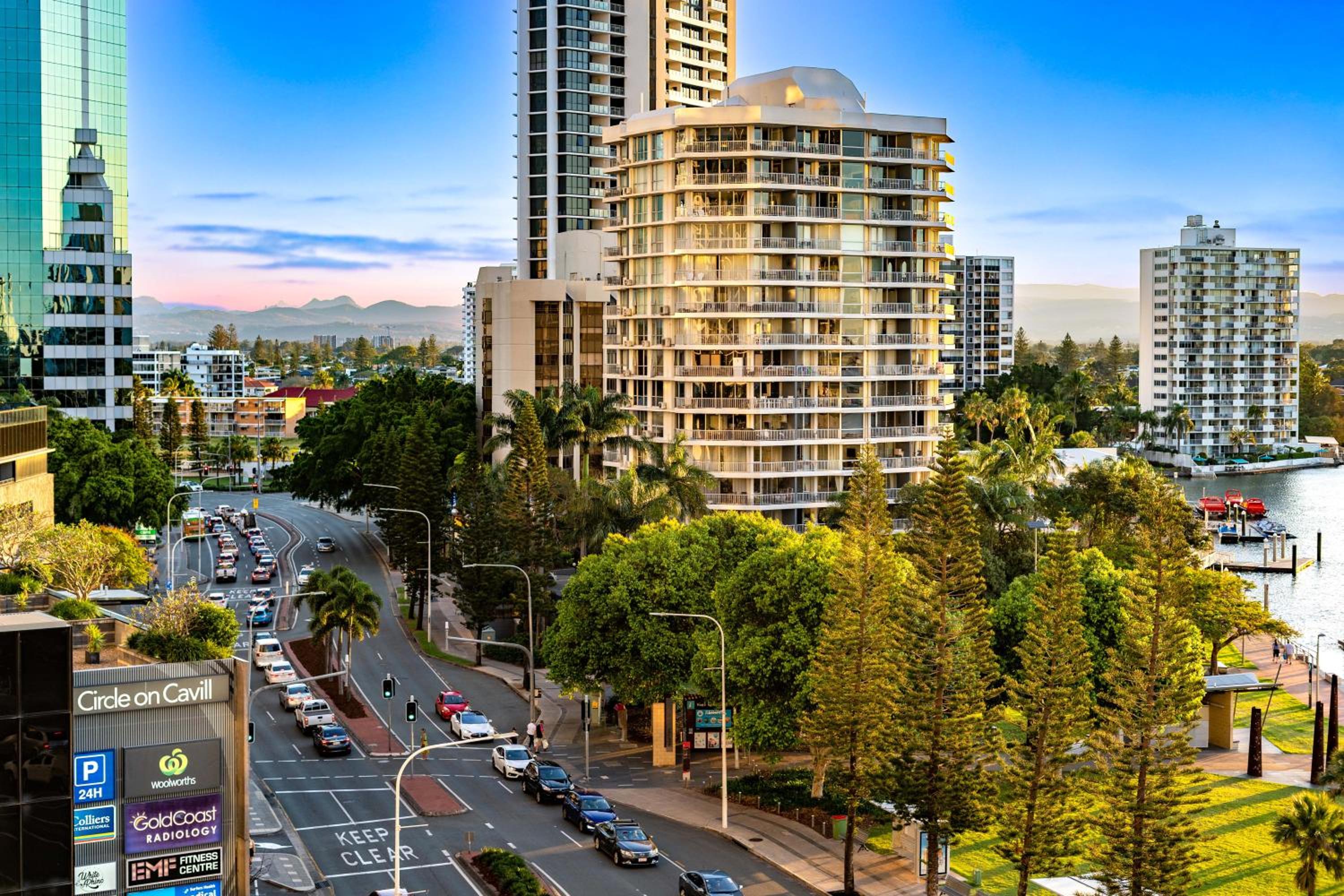 Chevron Renaissance Apartments - Hosted by Wow Stay