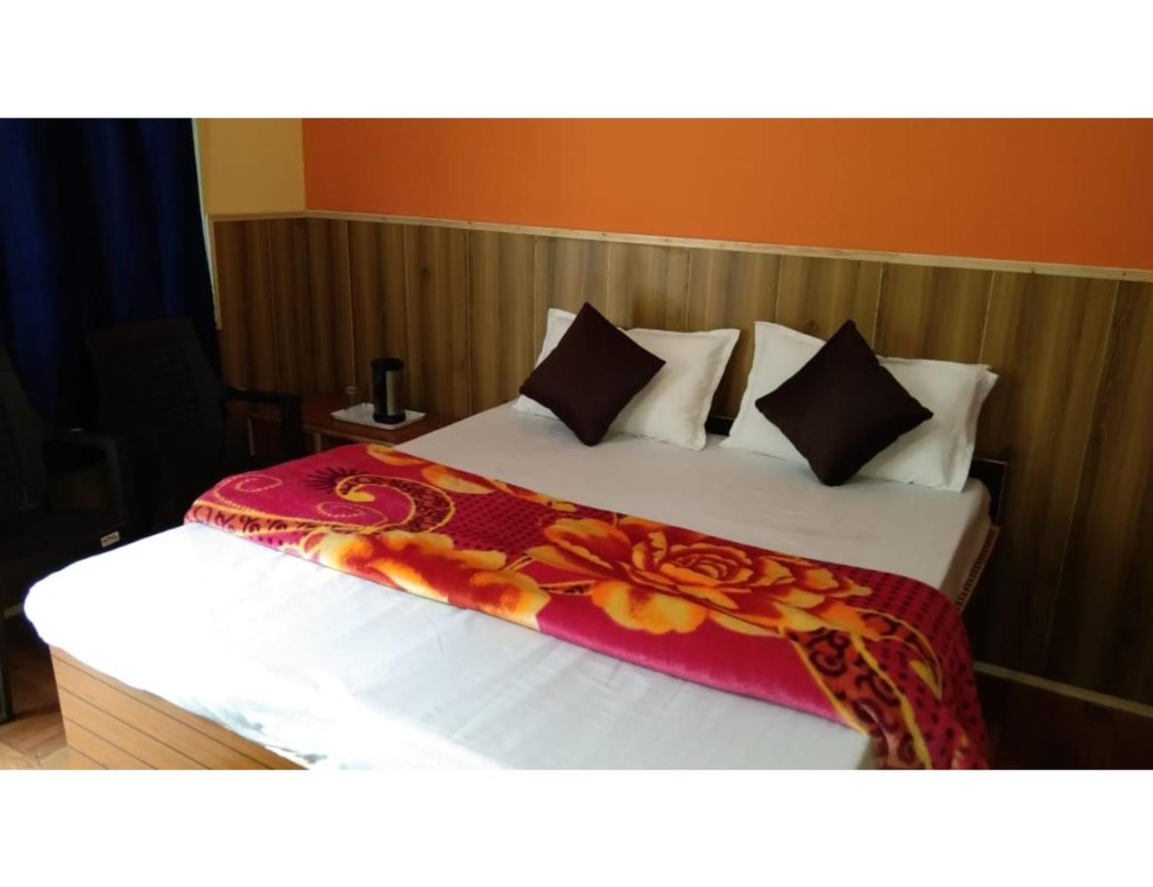 Pine Wood Resort, Barkot view 5