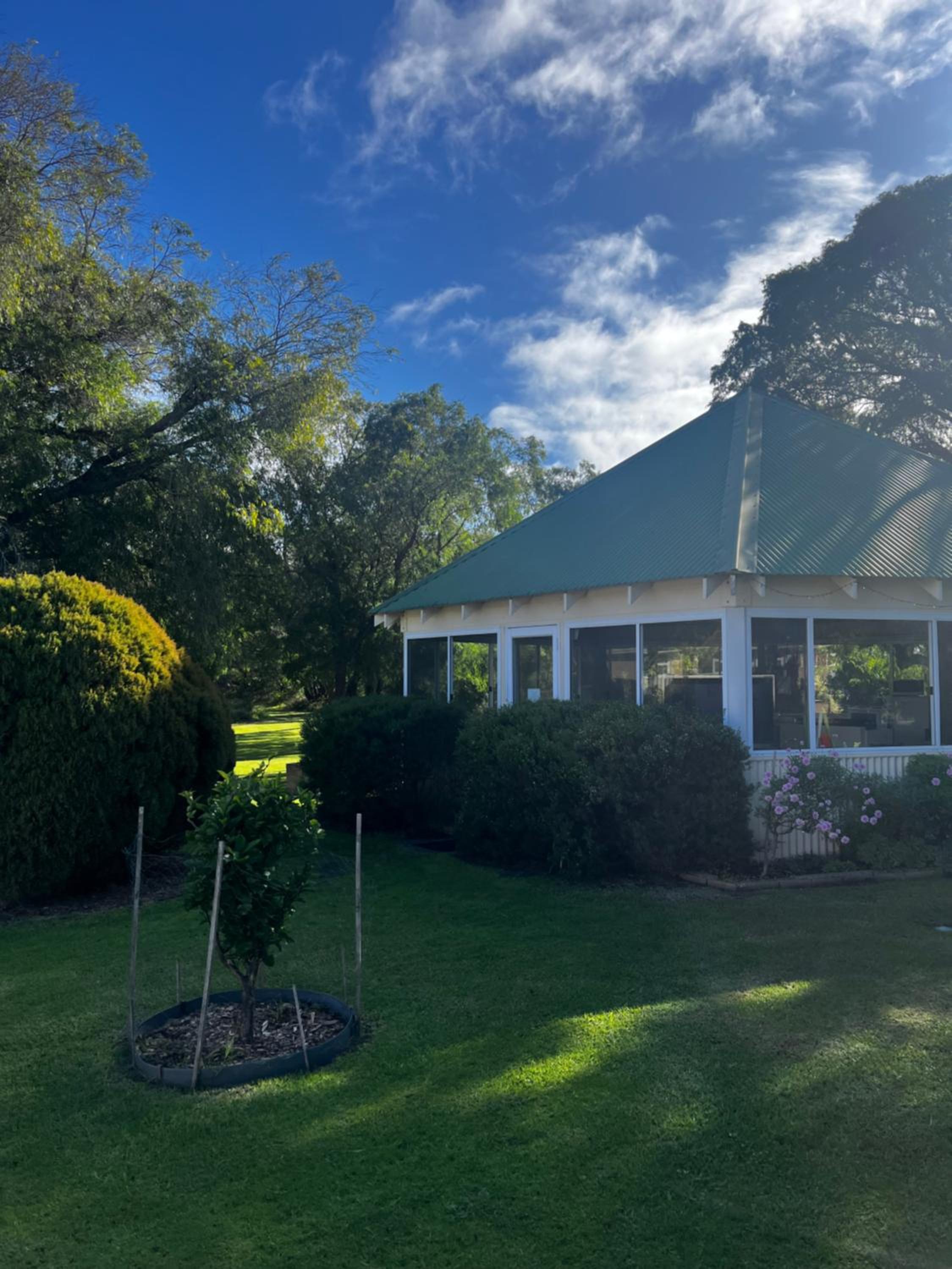 Emu Point Motel