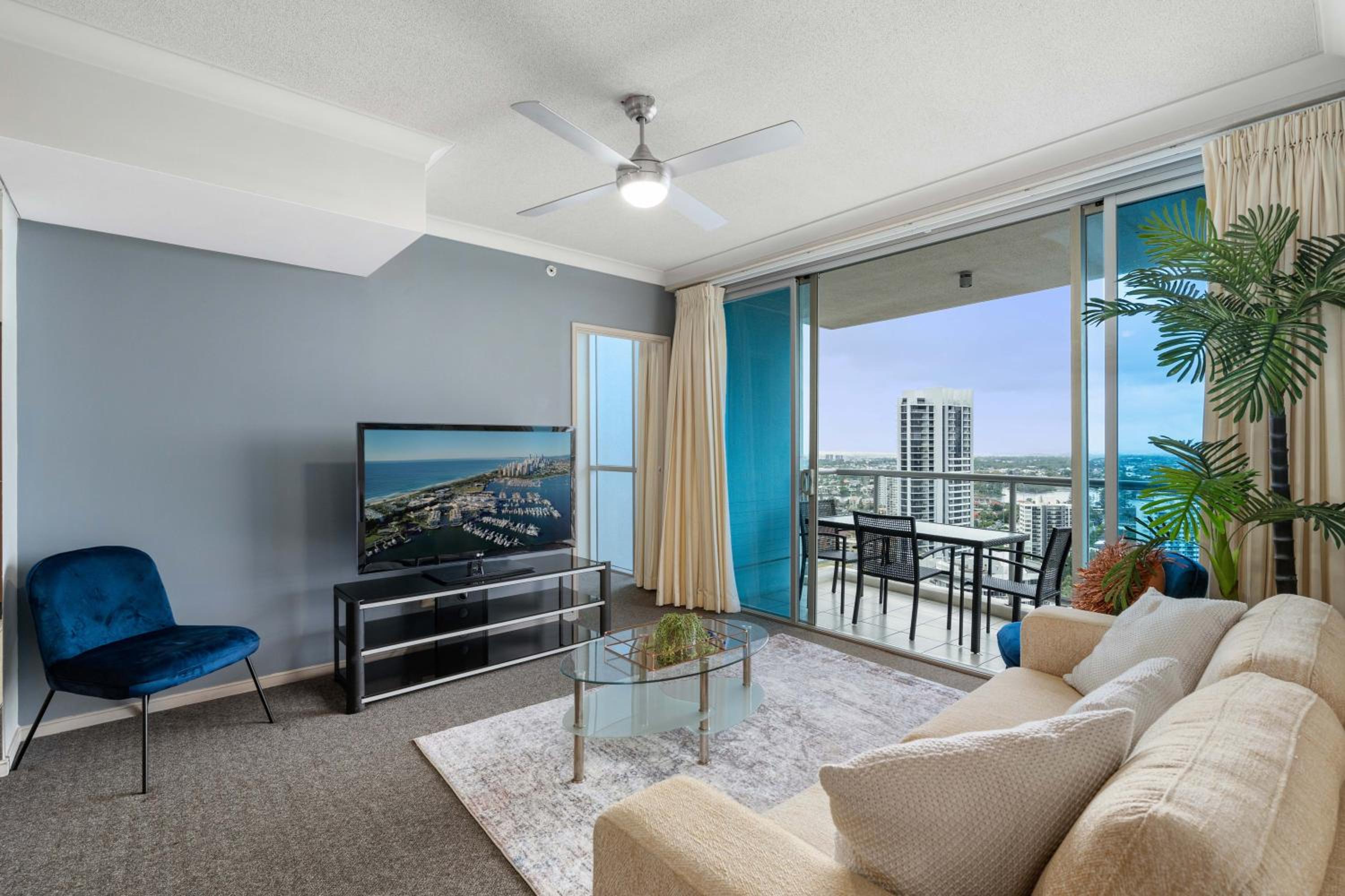 Chevron Renaissance Apartments - Hosted by Wow Stay