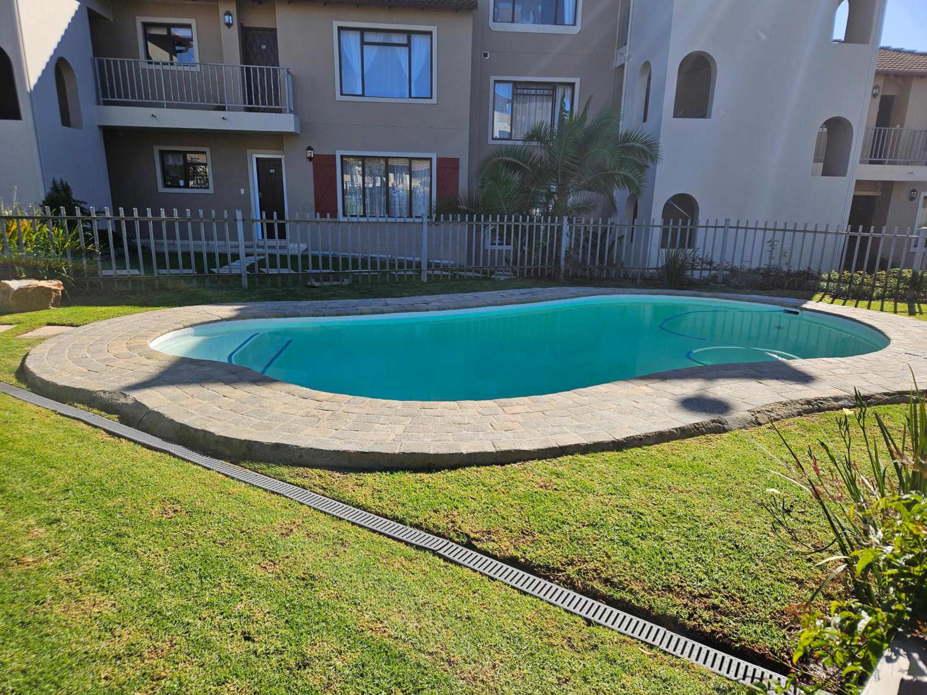 Plett-Unique view 3