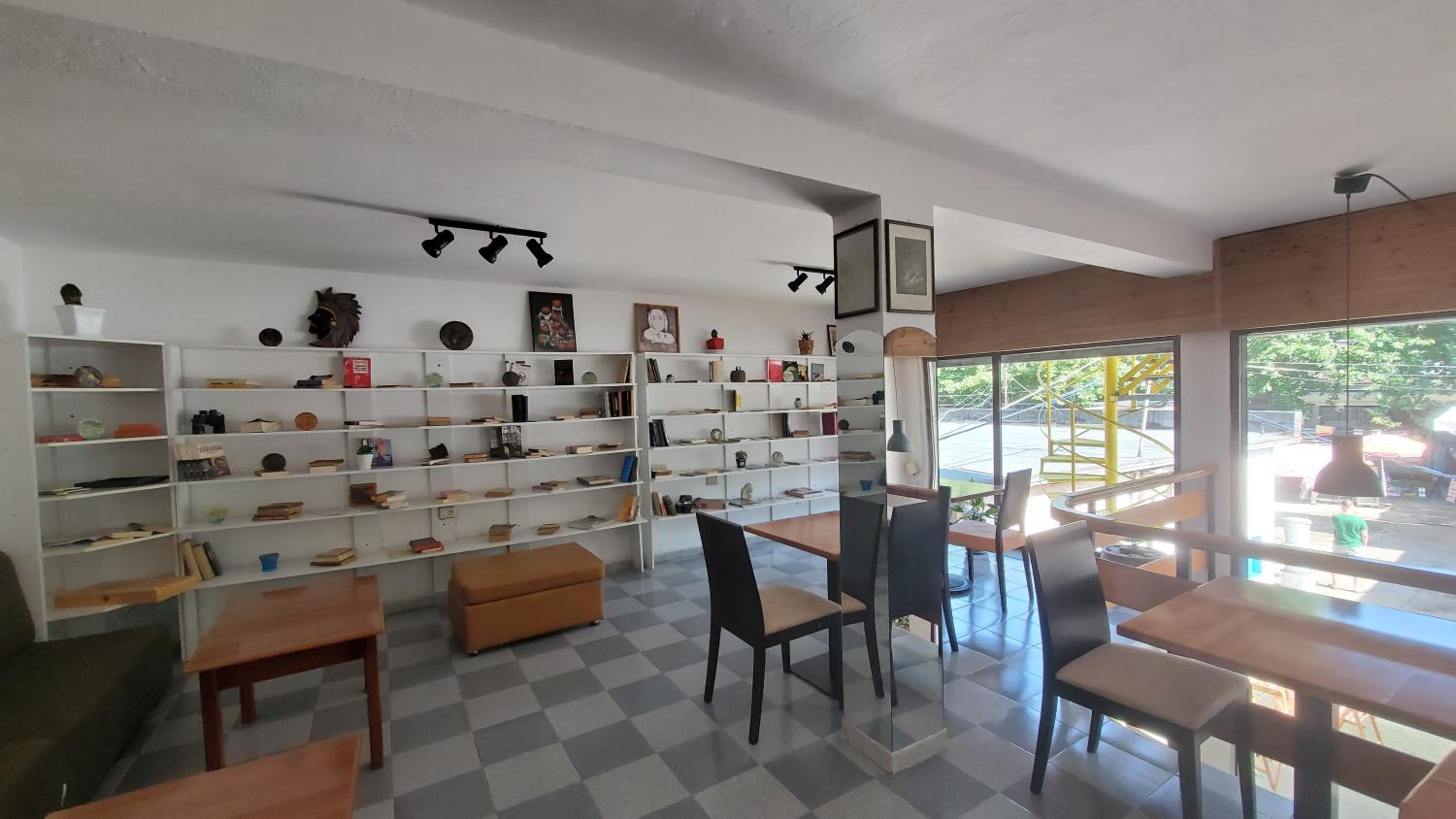 Traveler Hostel