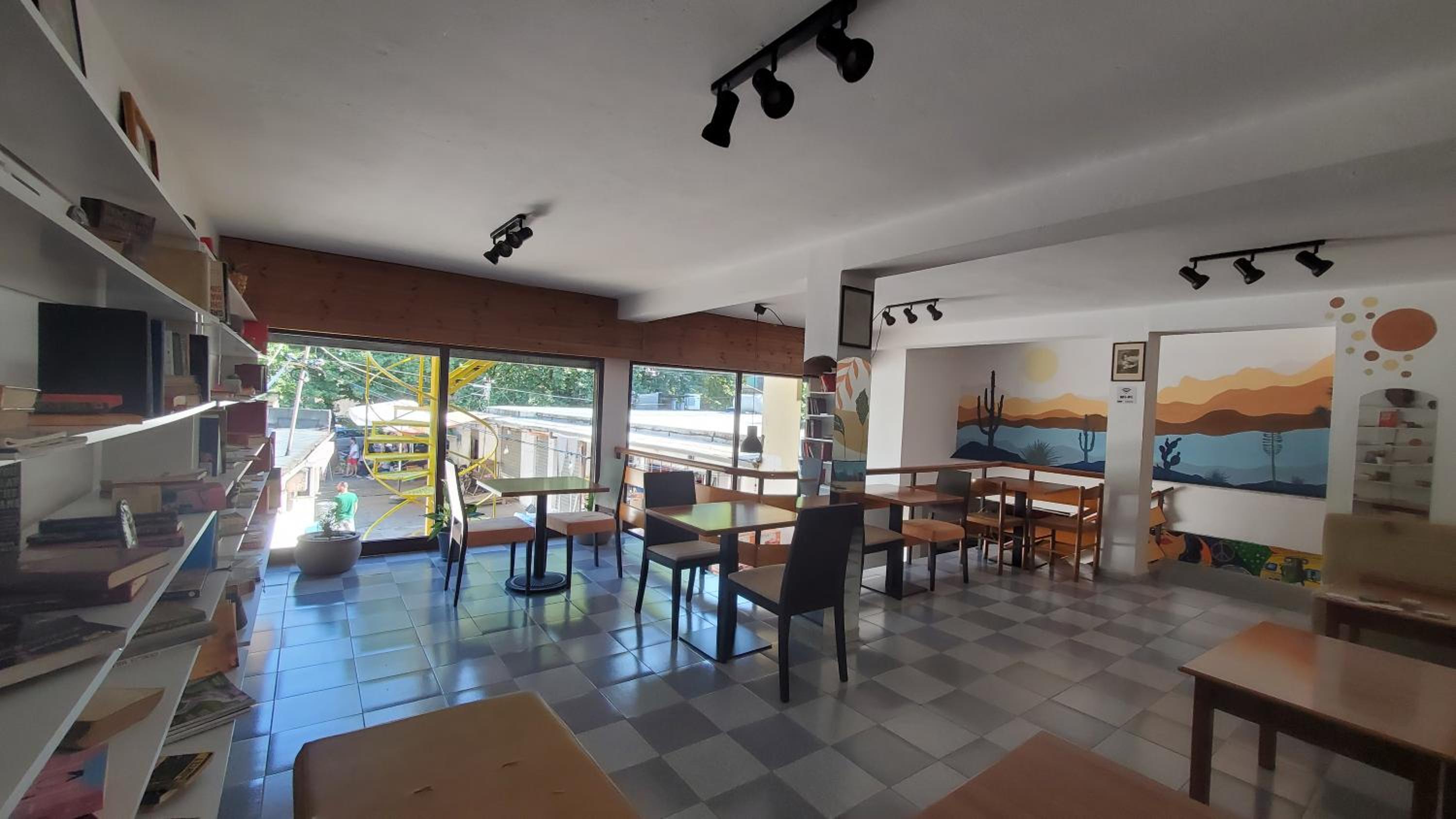 Traveler Hostel