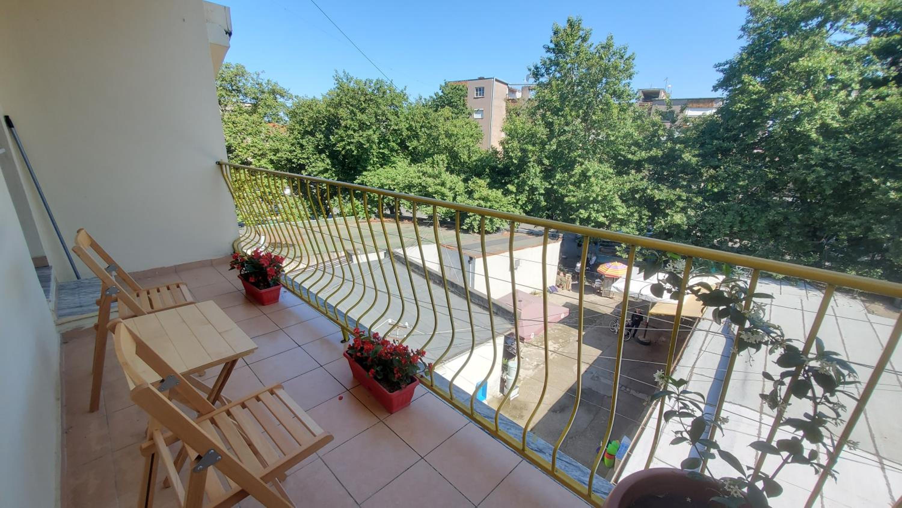 Traveler Hostel