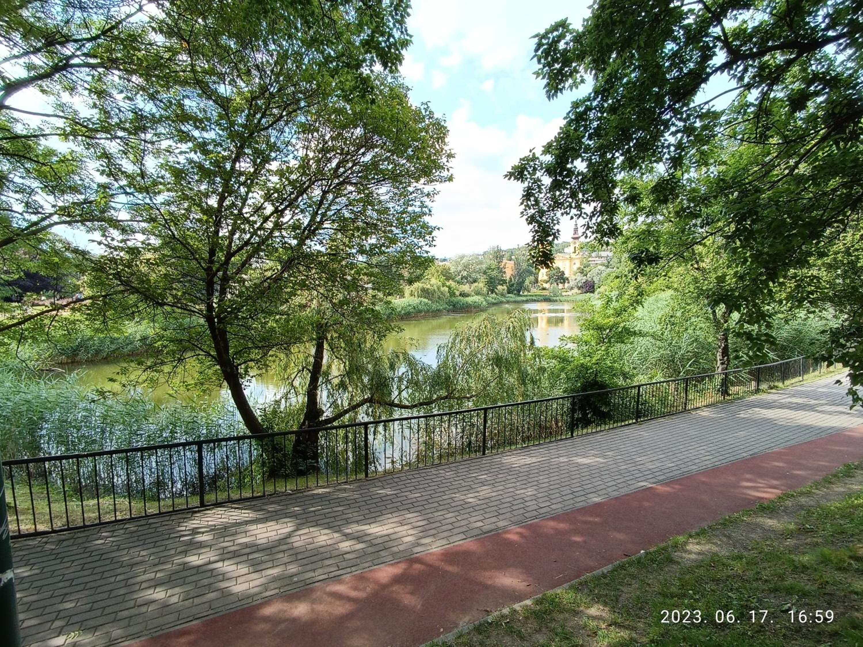 Barátságos, csendes, napfényes lakás. view 3