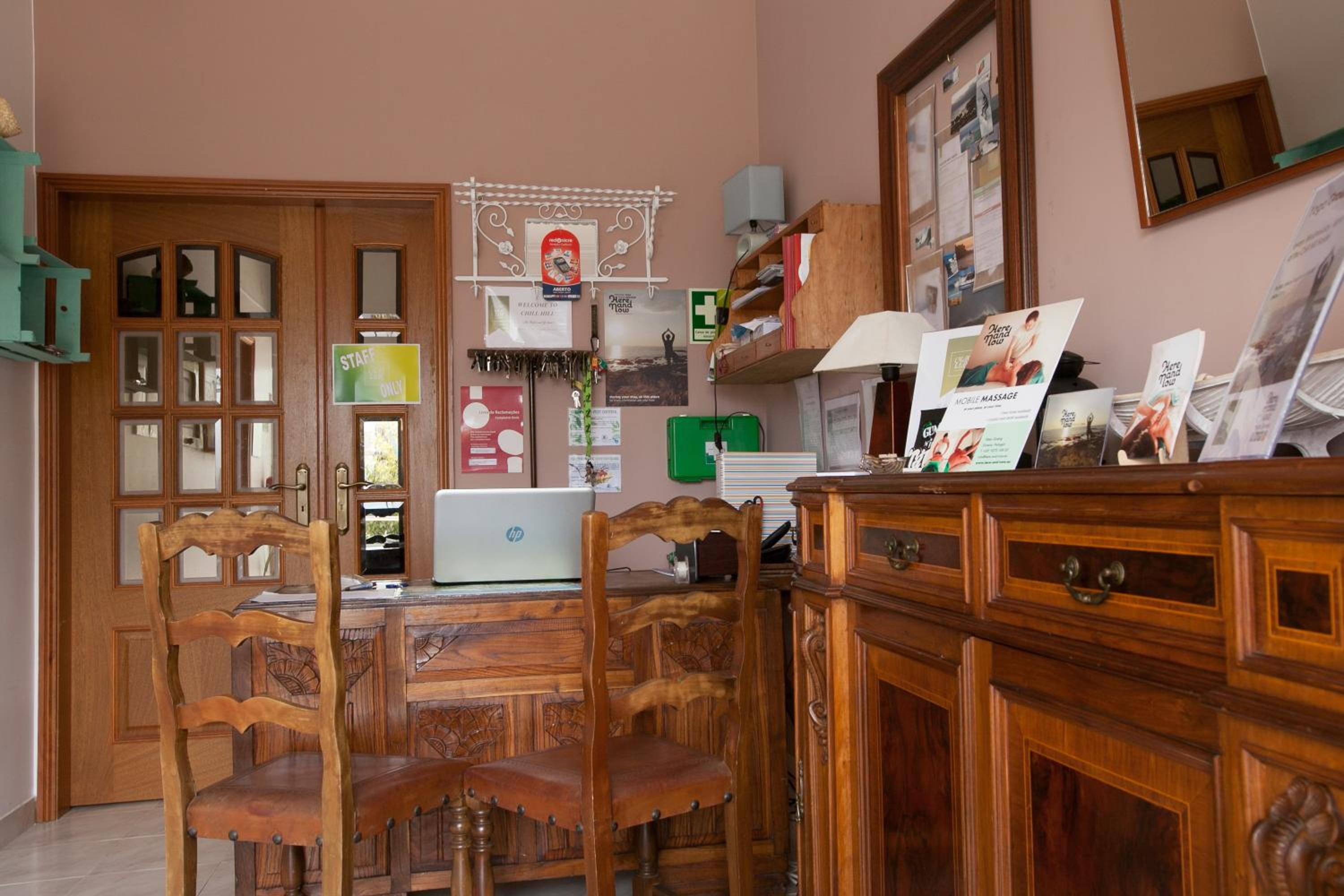 Ericeira Chill Hill Hostel & Private Rooms