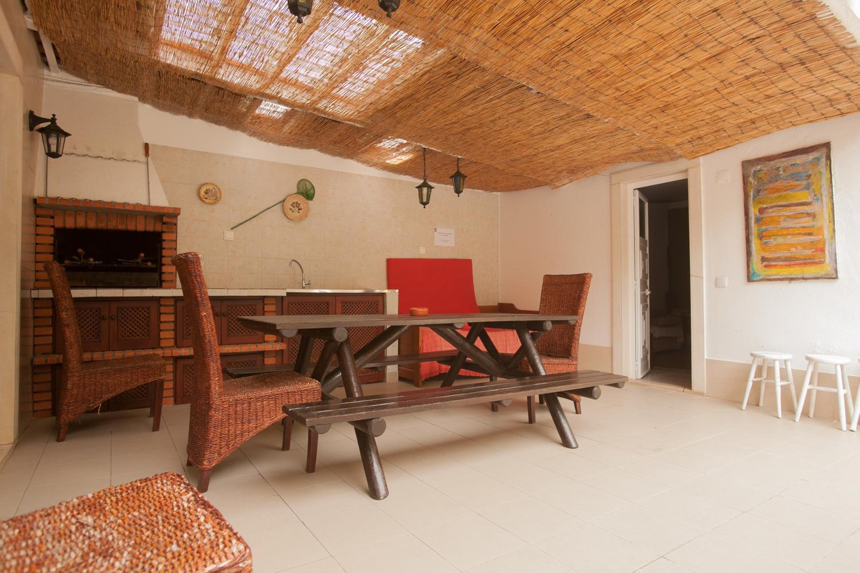 Ericeira Chill Hill Hostel & Private Rooms