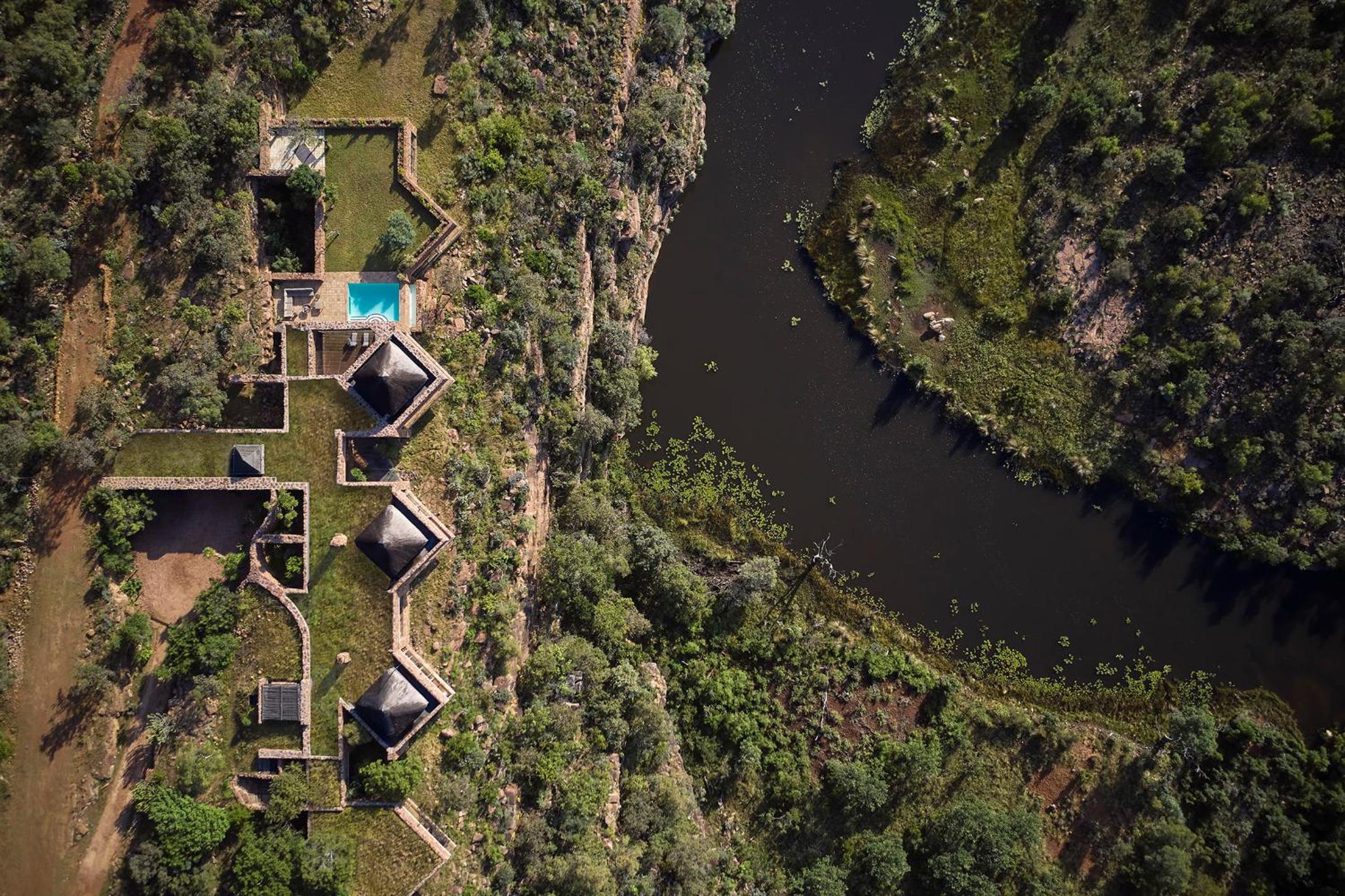 Moyela Safari Lodge