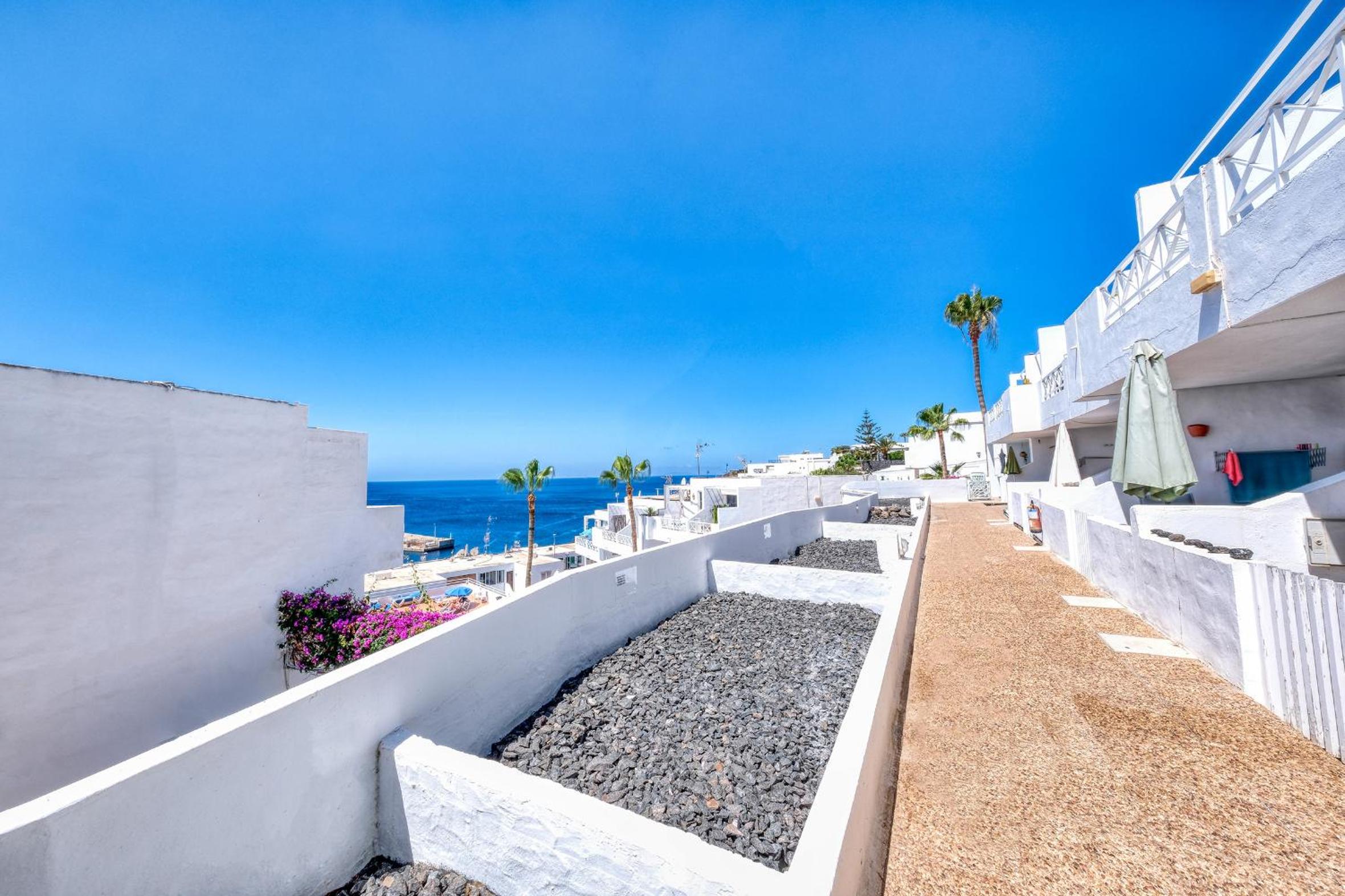 Suite Infinity Ocean - Sea View and Pool - By Lanzarote Vacation Homes view 3