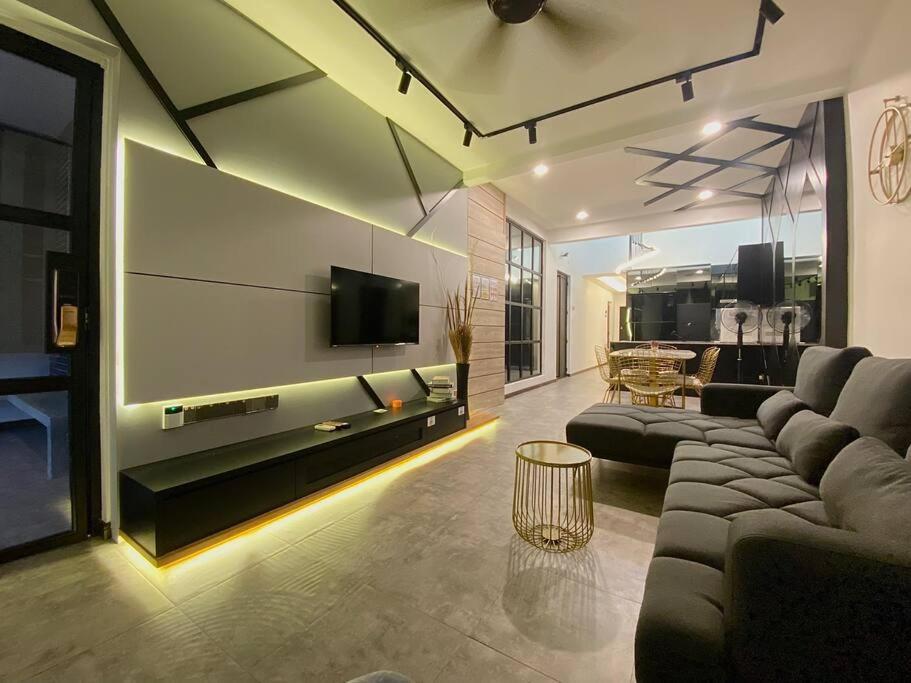 SIX Boutique Residence @ Ipoh Garden Landed House 8pax photo 1