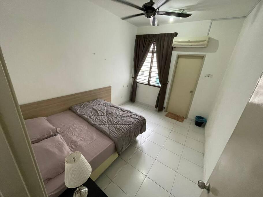 Desa Tebrau 16 pax near Aeon