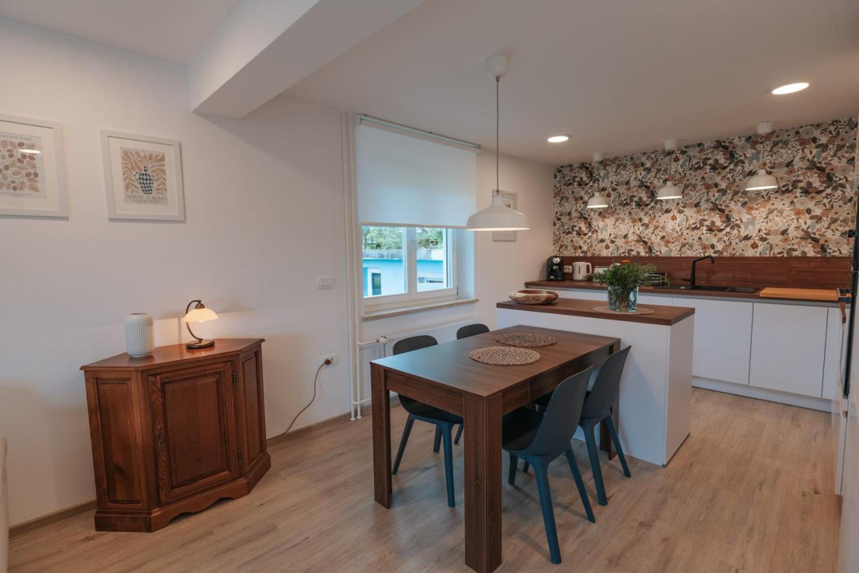APARTMA LAMBERGER