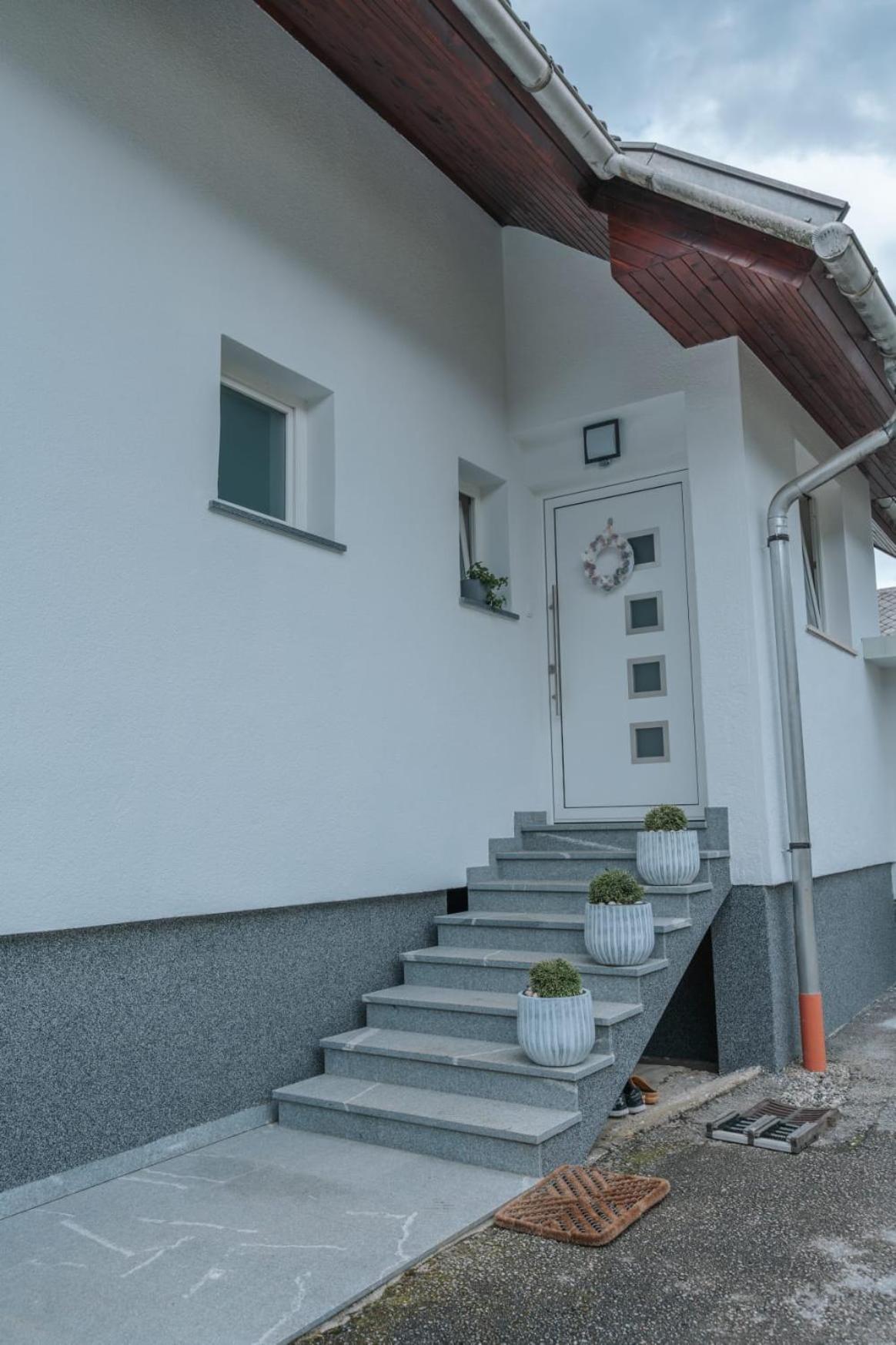 APARTMA LAMBERGER