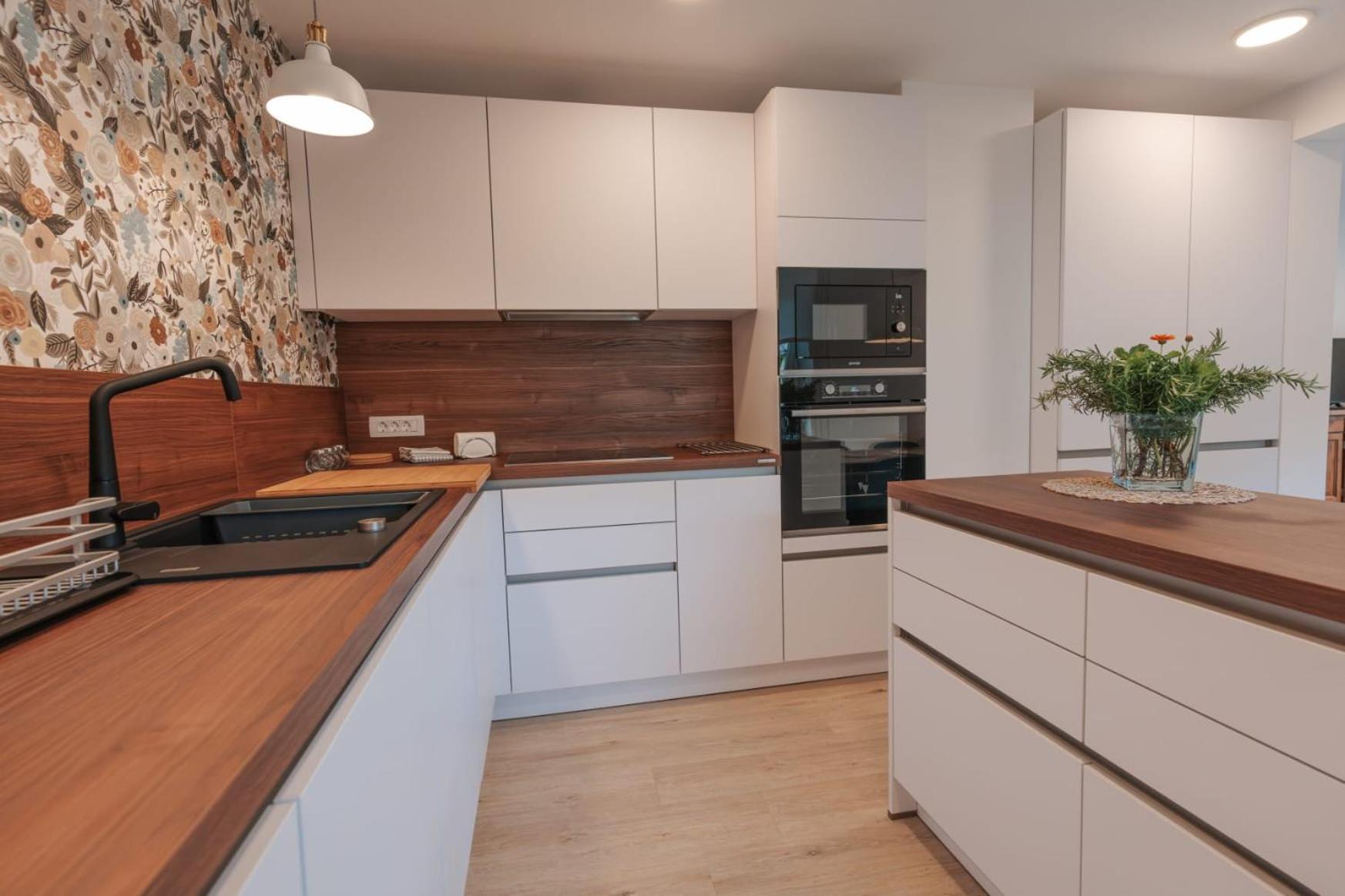 APARTMA LAMBERGER