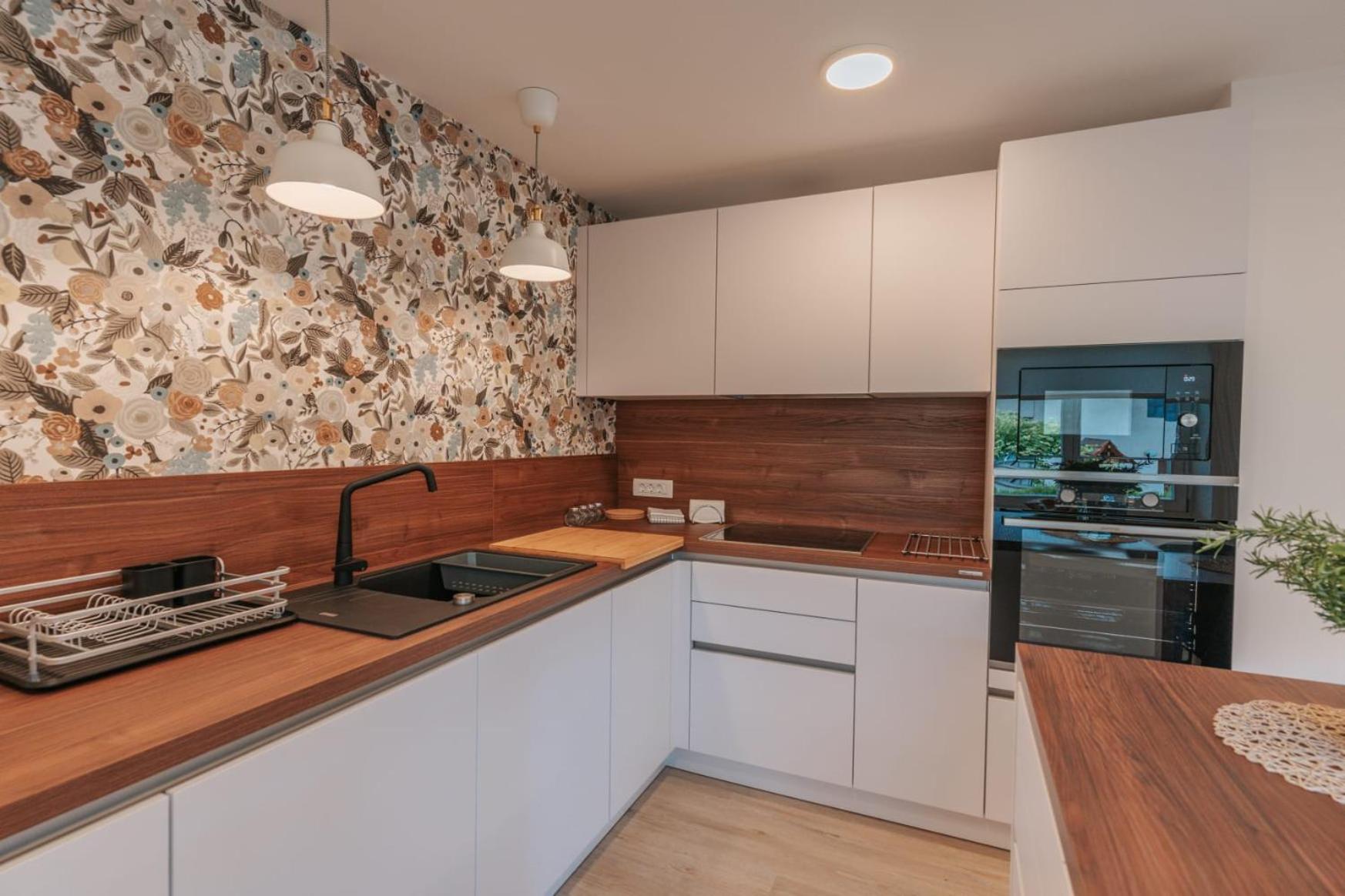 APARTMA LAMBERGER