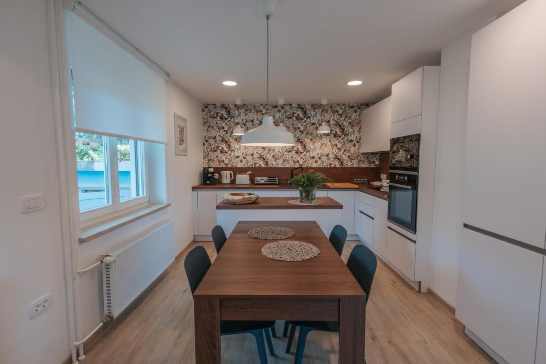 APARTMA LAMBERGER