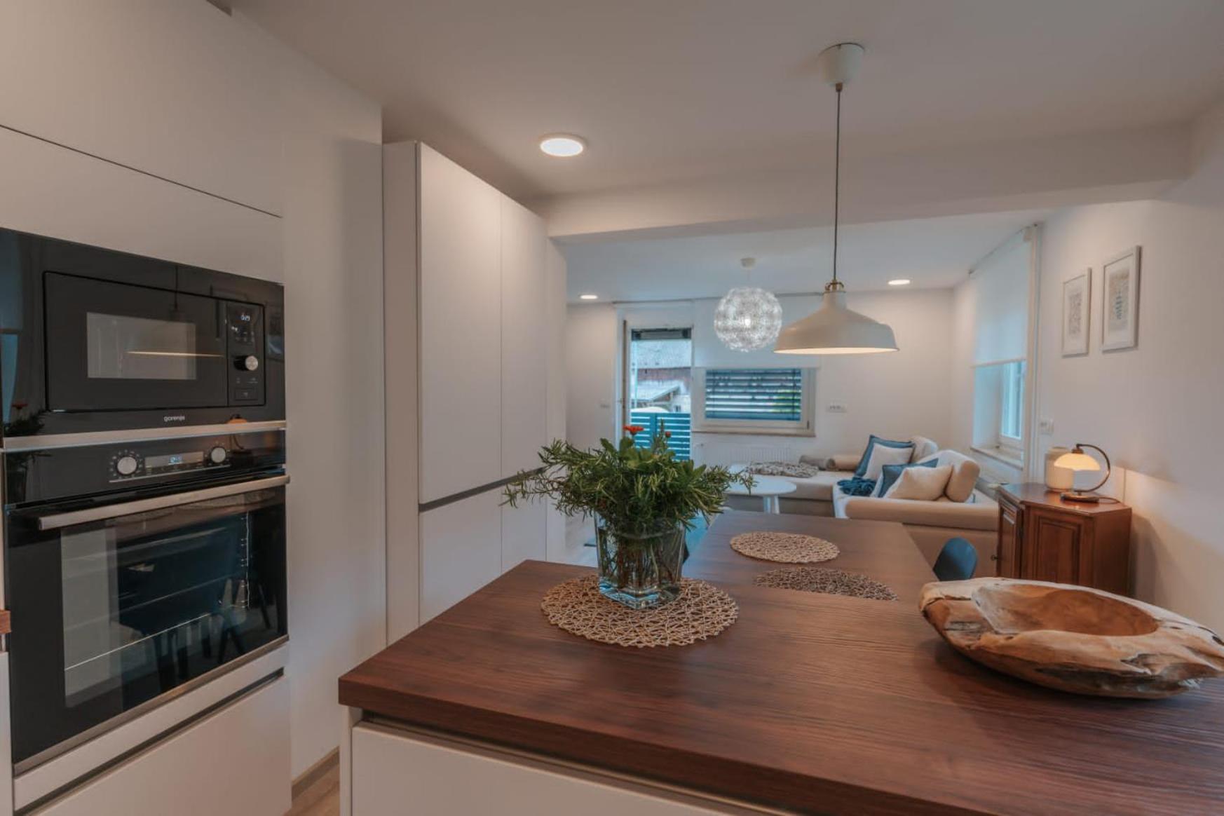 APARTMA LAMBERGER