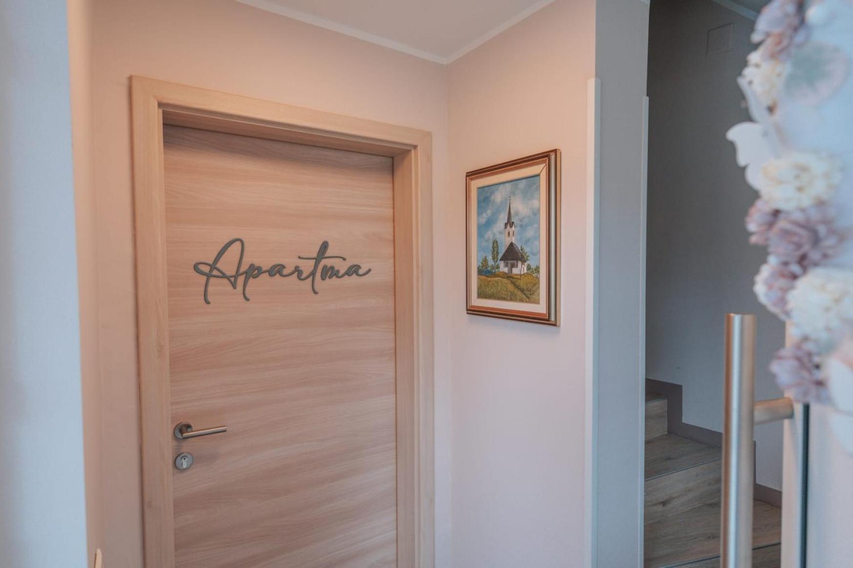 APARTMA LAMBERGER