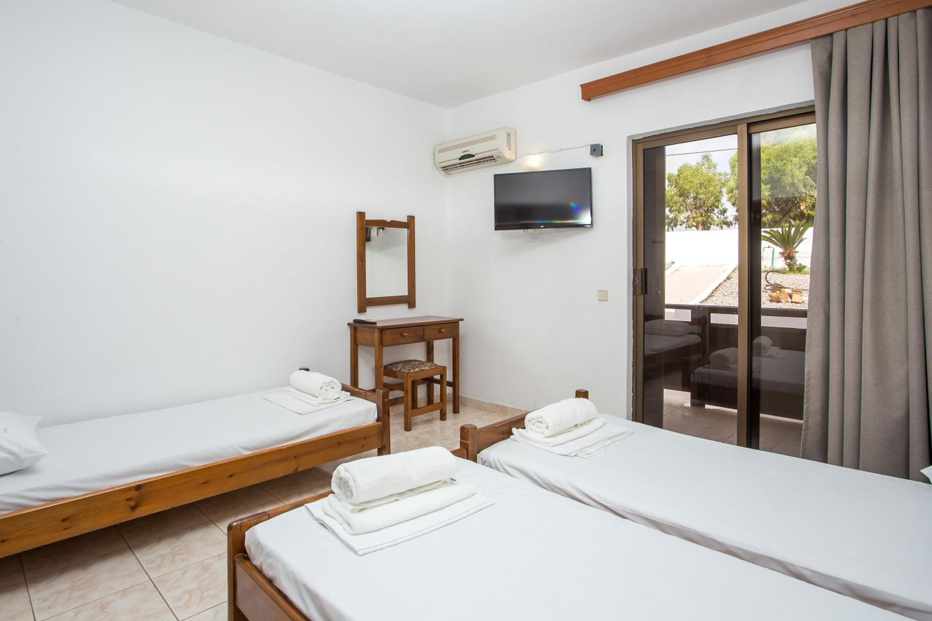 Nikos BnB
