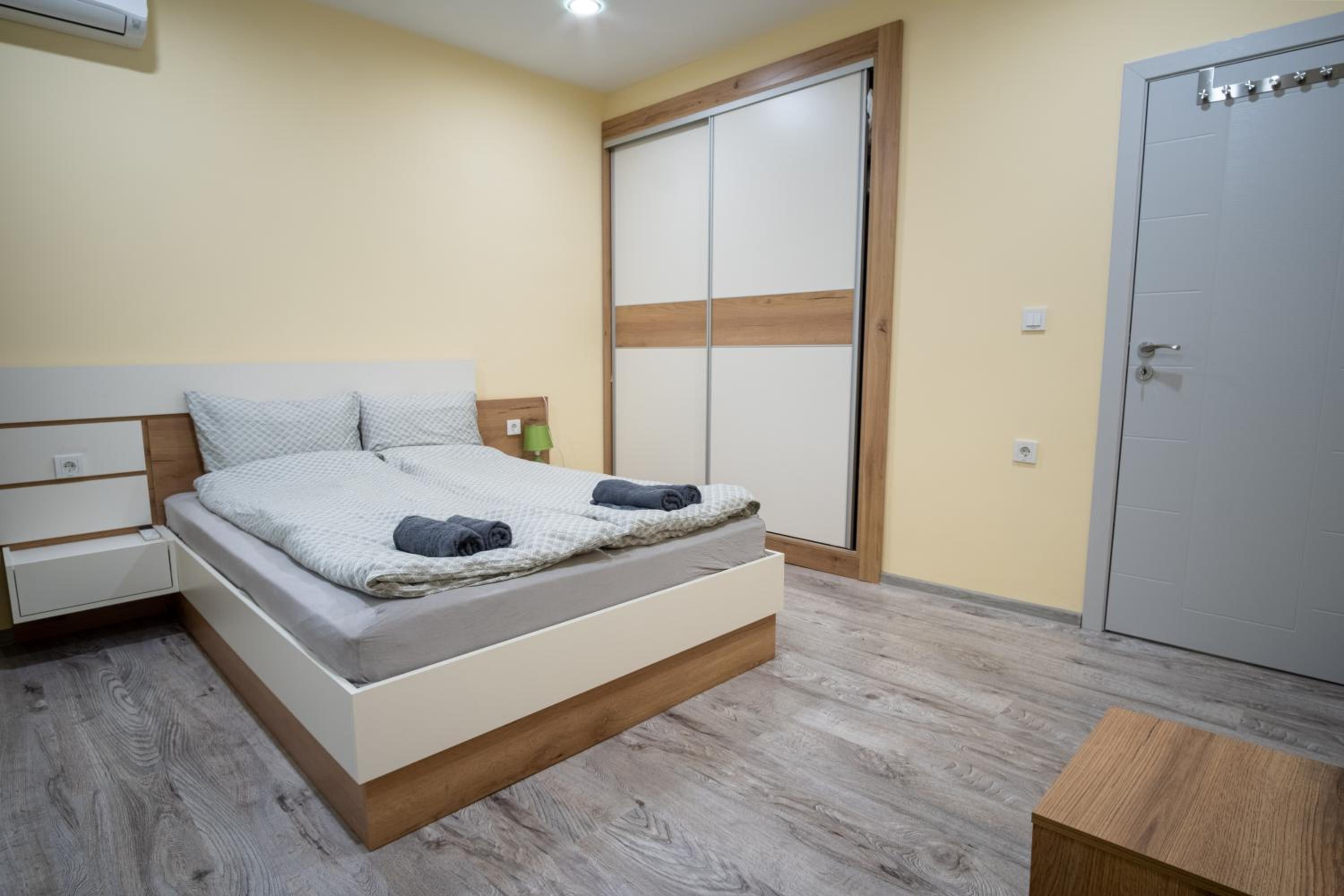 Apartment Yana