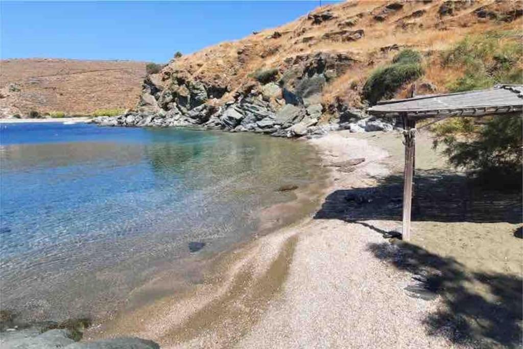 Cycladic House KRIOS with a Pool and 2min from the beach