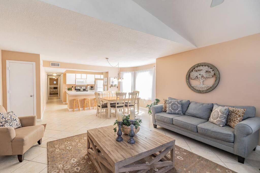 NEAR DIS & Sleeps 10! TWO King Master BR Suites, Bunks For The Kids, Private Patio, NO Steps, Pool, LOW Rates!