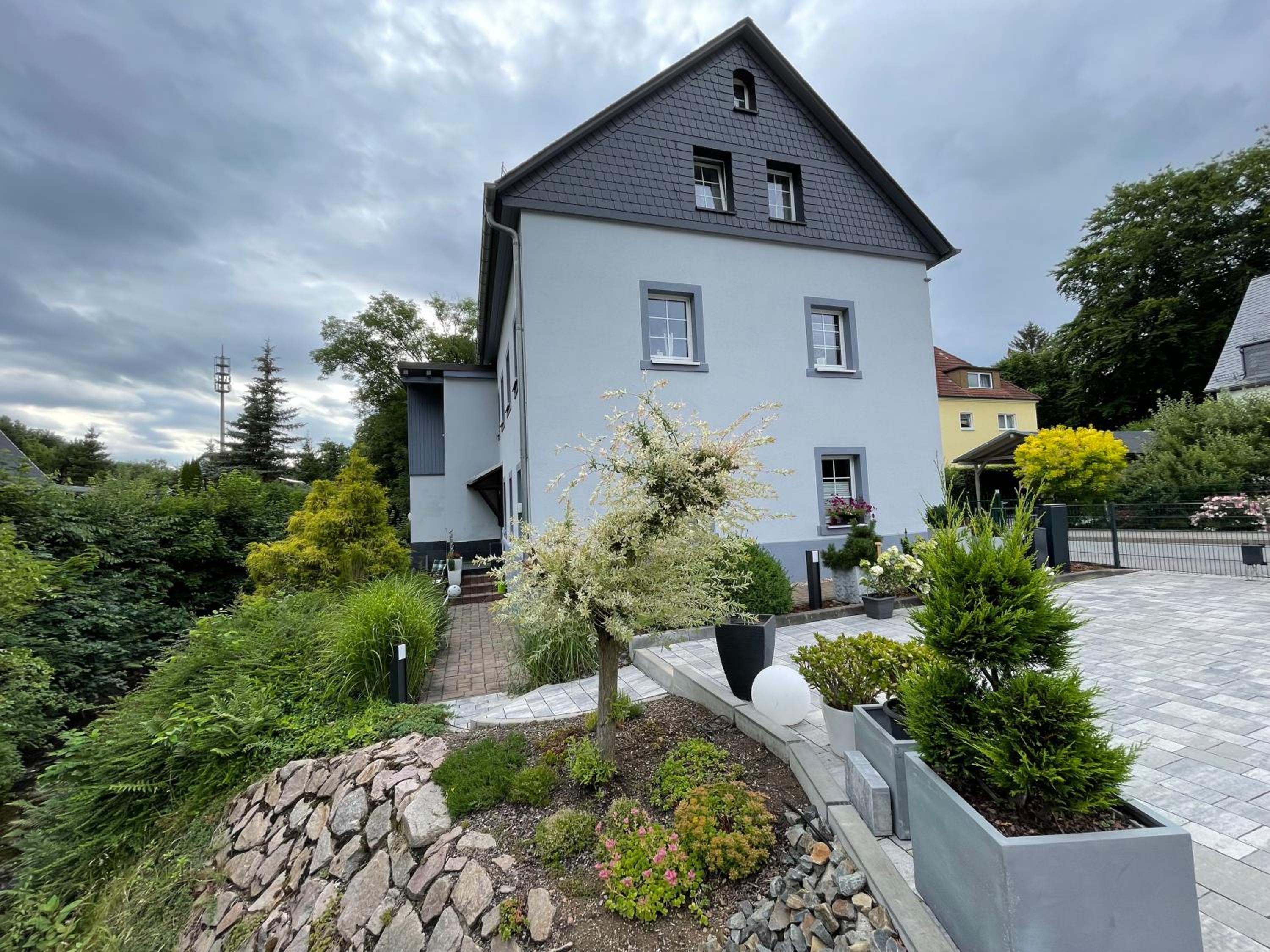 Ferienhaus Villa Adelsberg mit Dachterrasse in Zentraler Lage für bis zu 10 Personen
