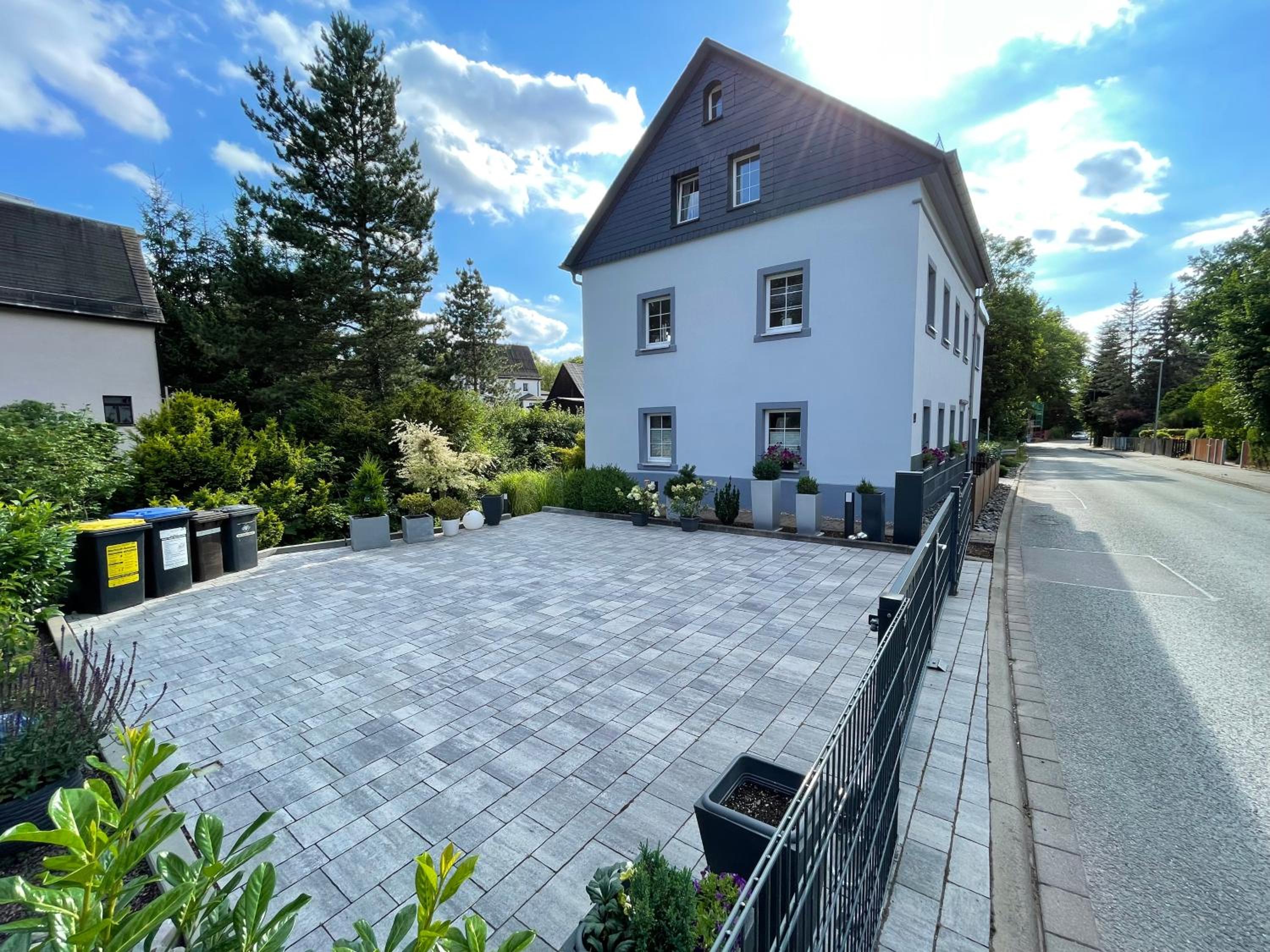 Ferienhaus Villa Adelsberg mit Dachterrasse in Zentraler Lage für bis zu 10 Personen