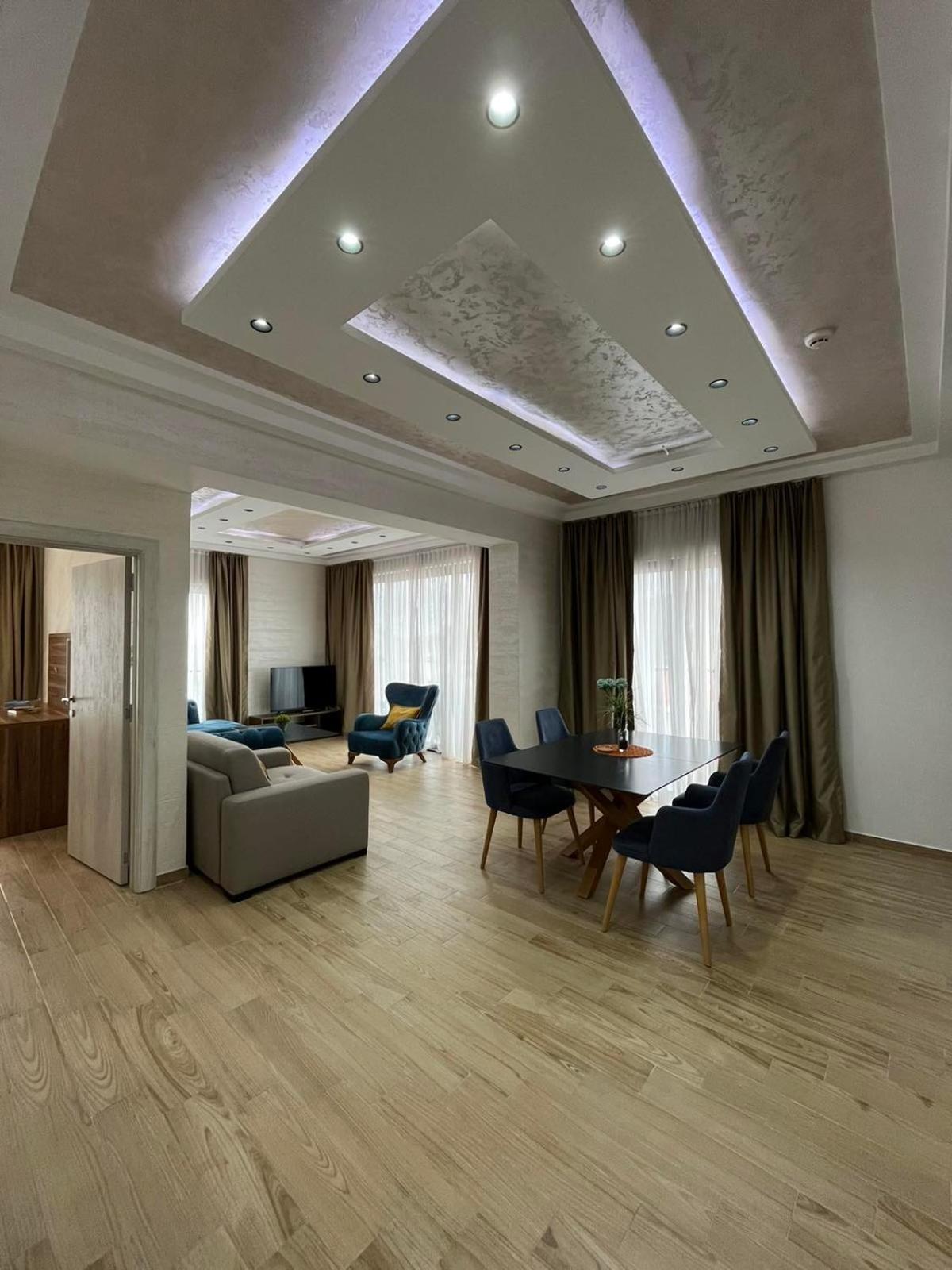 Royal apartmani