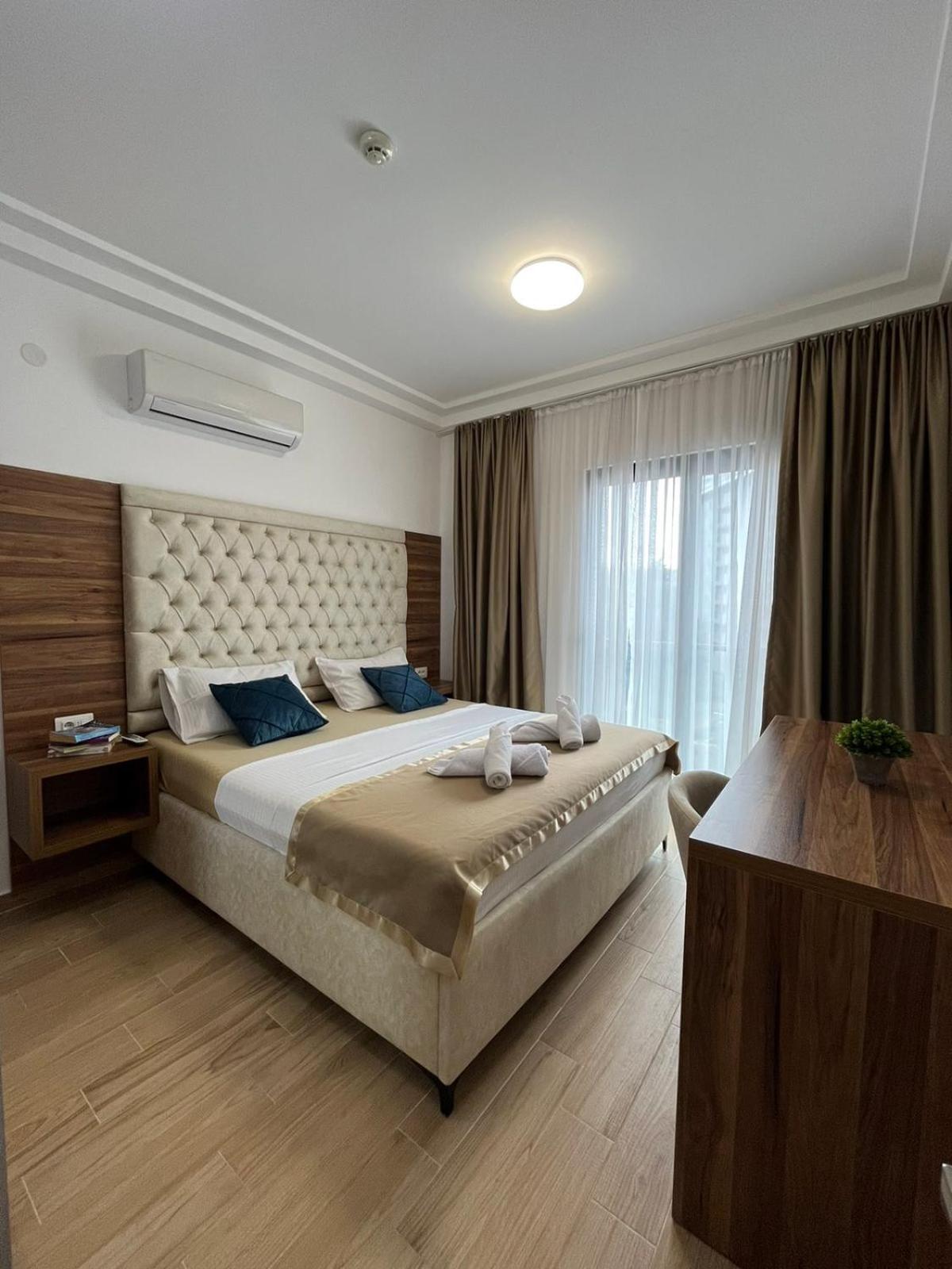 Royal apartmani