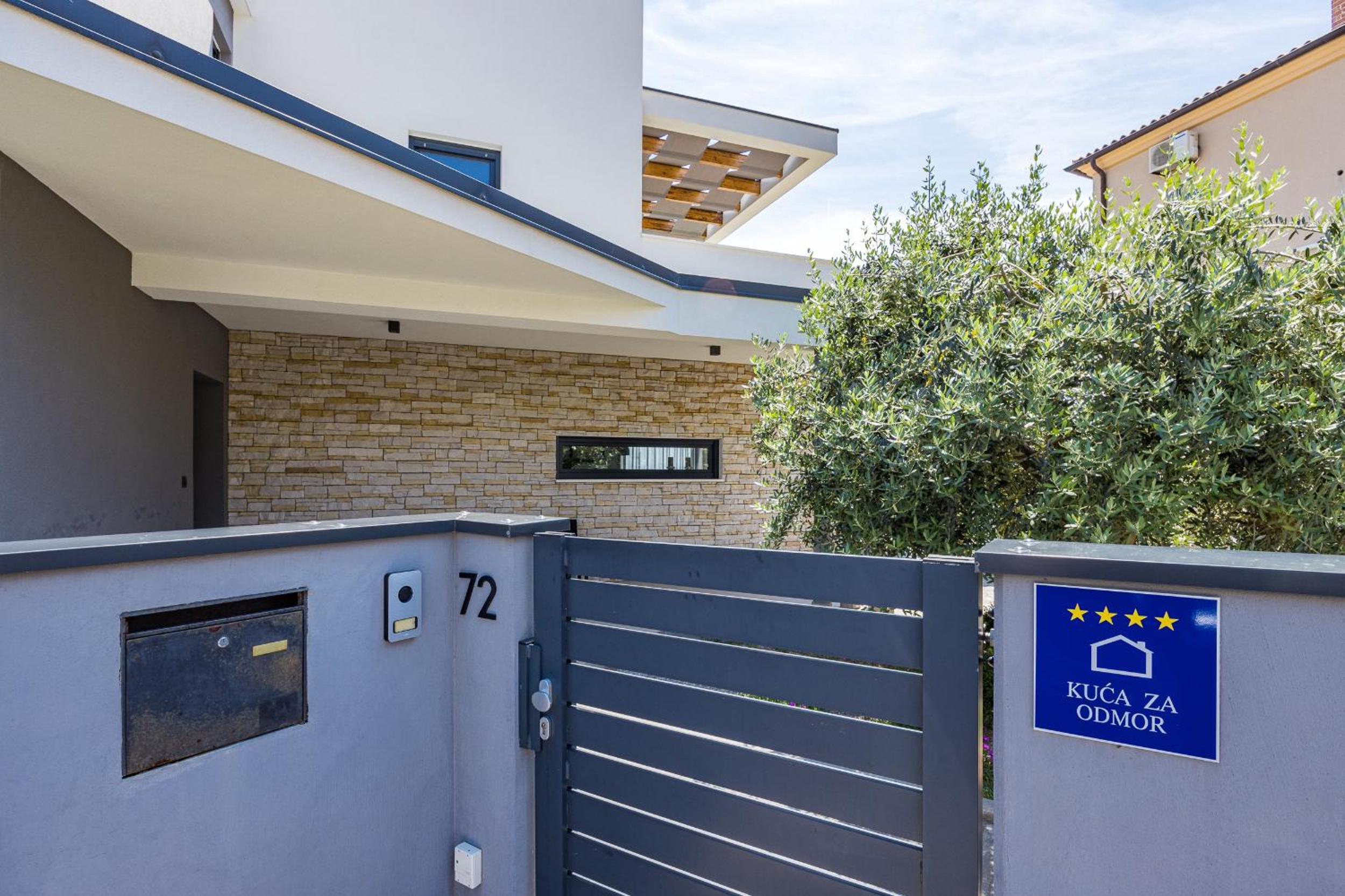 Villa Val Di Bora - Moderne 4 Sterne Ferienvilla mit Pool, Meerblick, Grill view 2