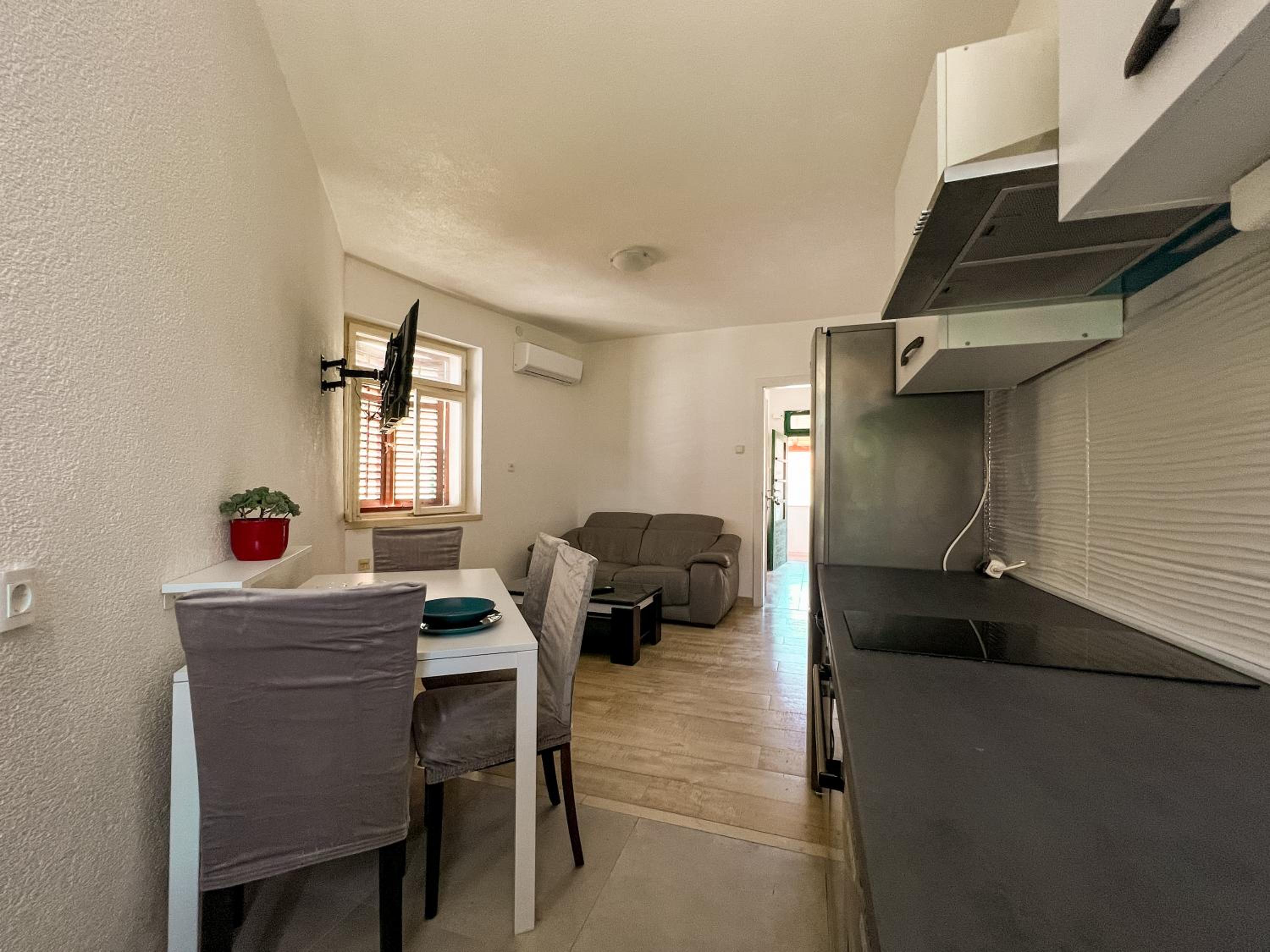 Sunrise Terrace Apartment view 4