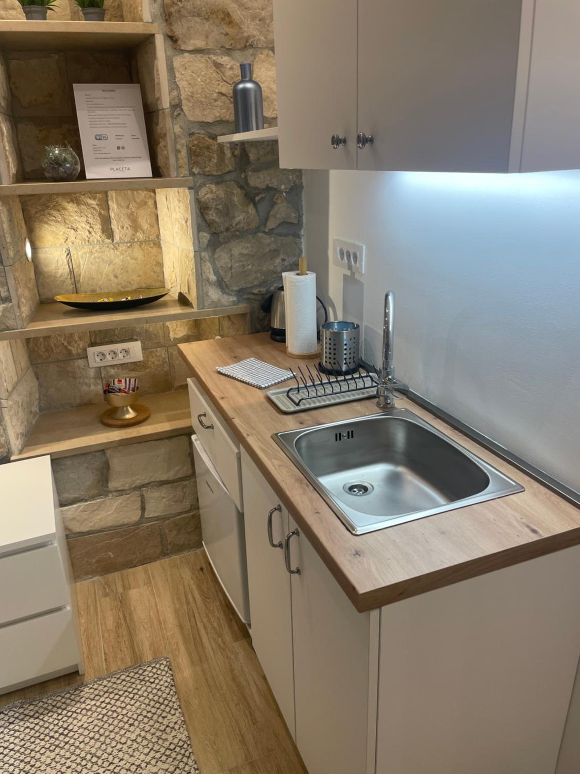 Placeta Apartments & Rooms