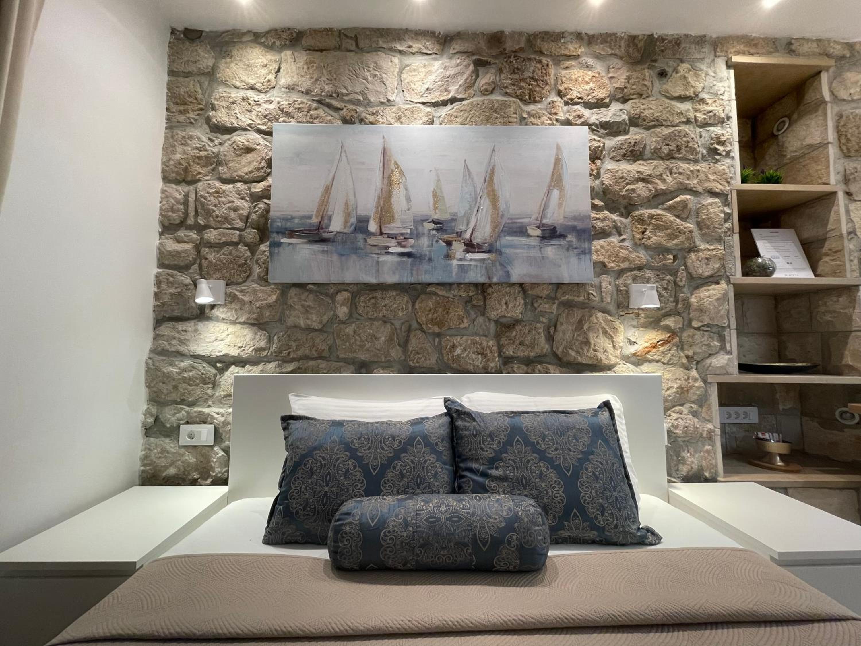 Placeta Apartments & Rooms