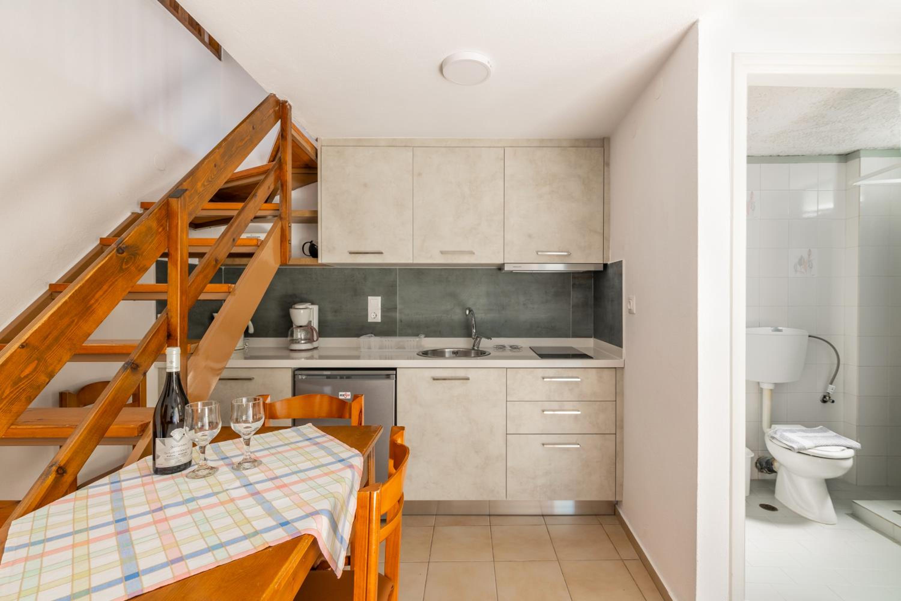 Joanna Apartments