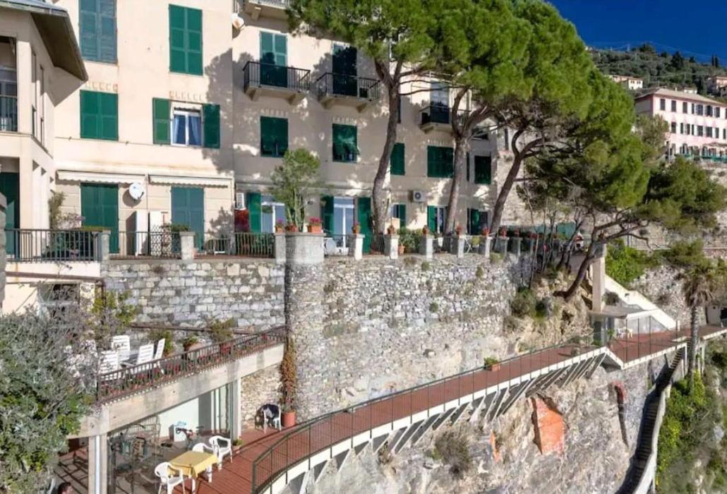 Pieve Ligure a picco sul mare con piscina Villa Regina