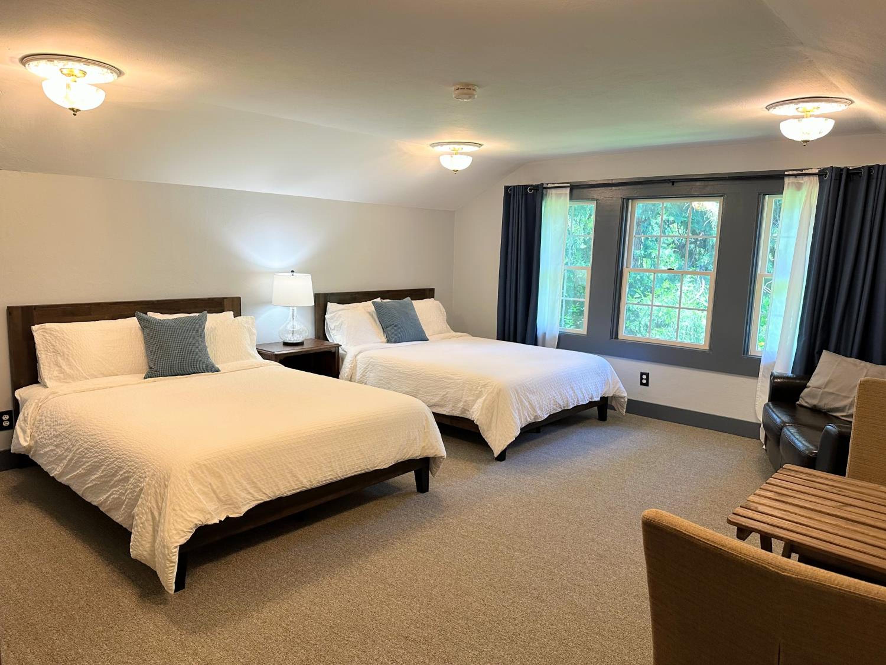 Westfir Lodge & Mountain Market view 2