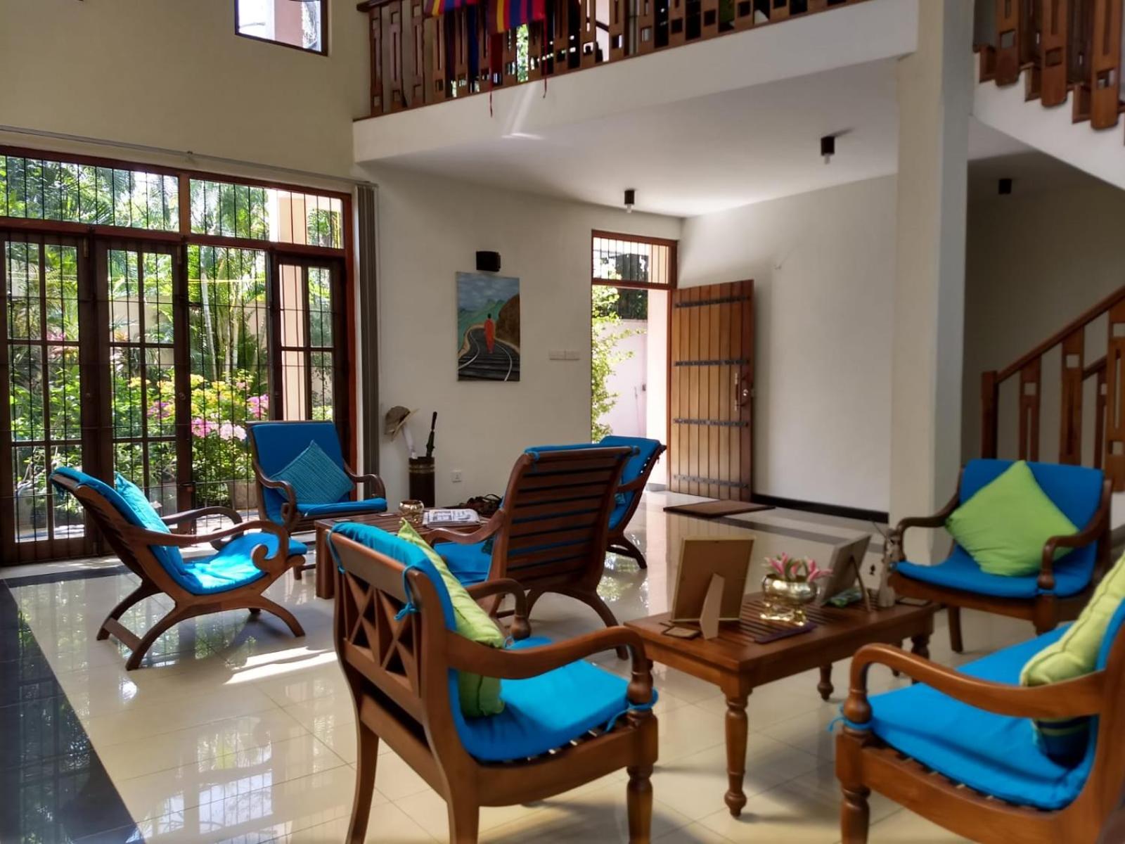A tropical paradise; stunning house, pool, garden view 4