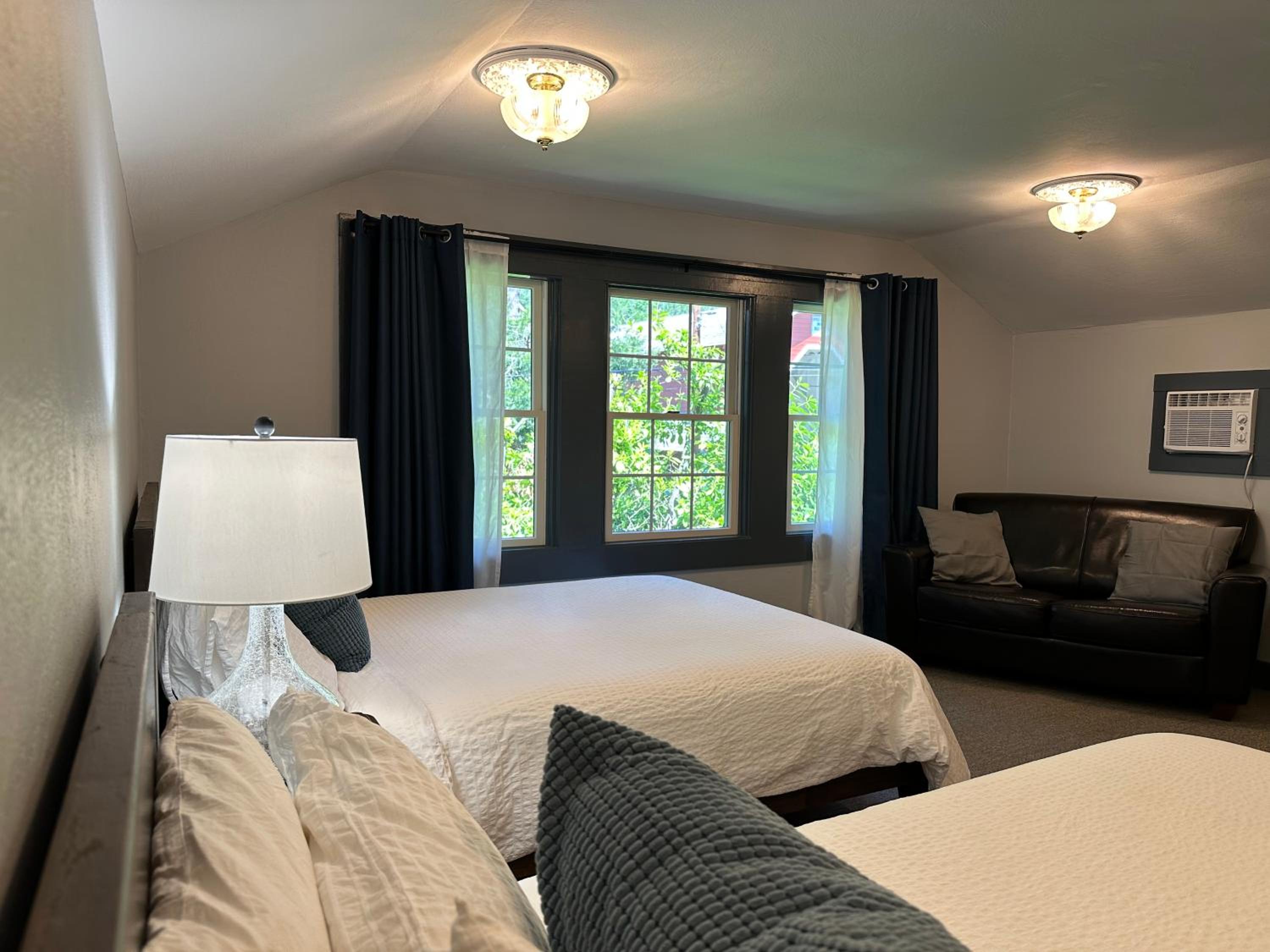 Westfir Lodge & Mountain Market view 3