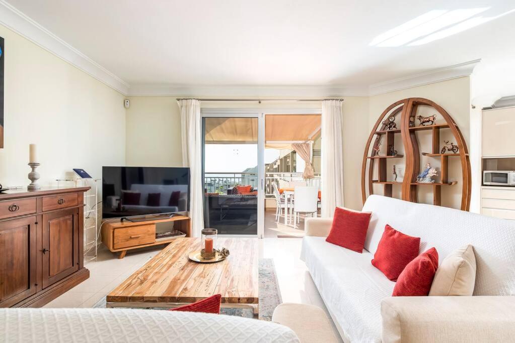 Penthouse Residences Vista Mar with Seaview