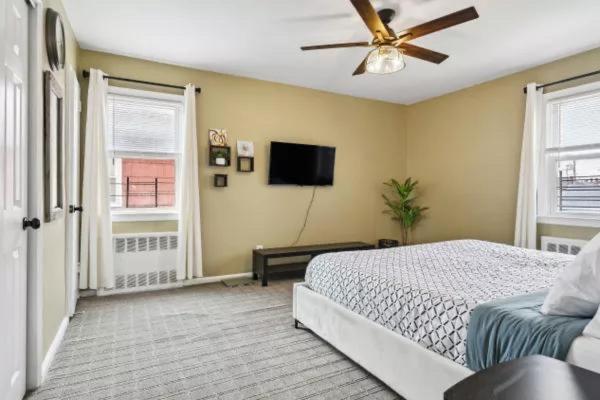Rockaway 3 bedroom suite by the Sea. view 4