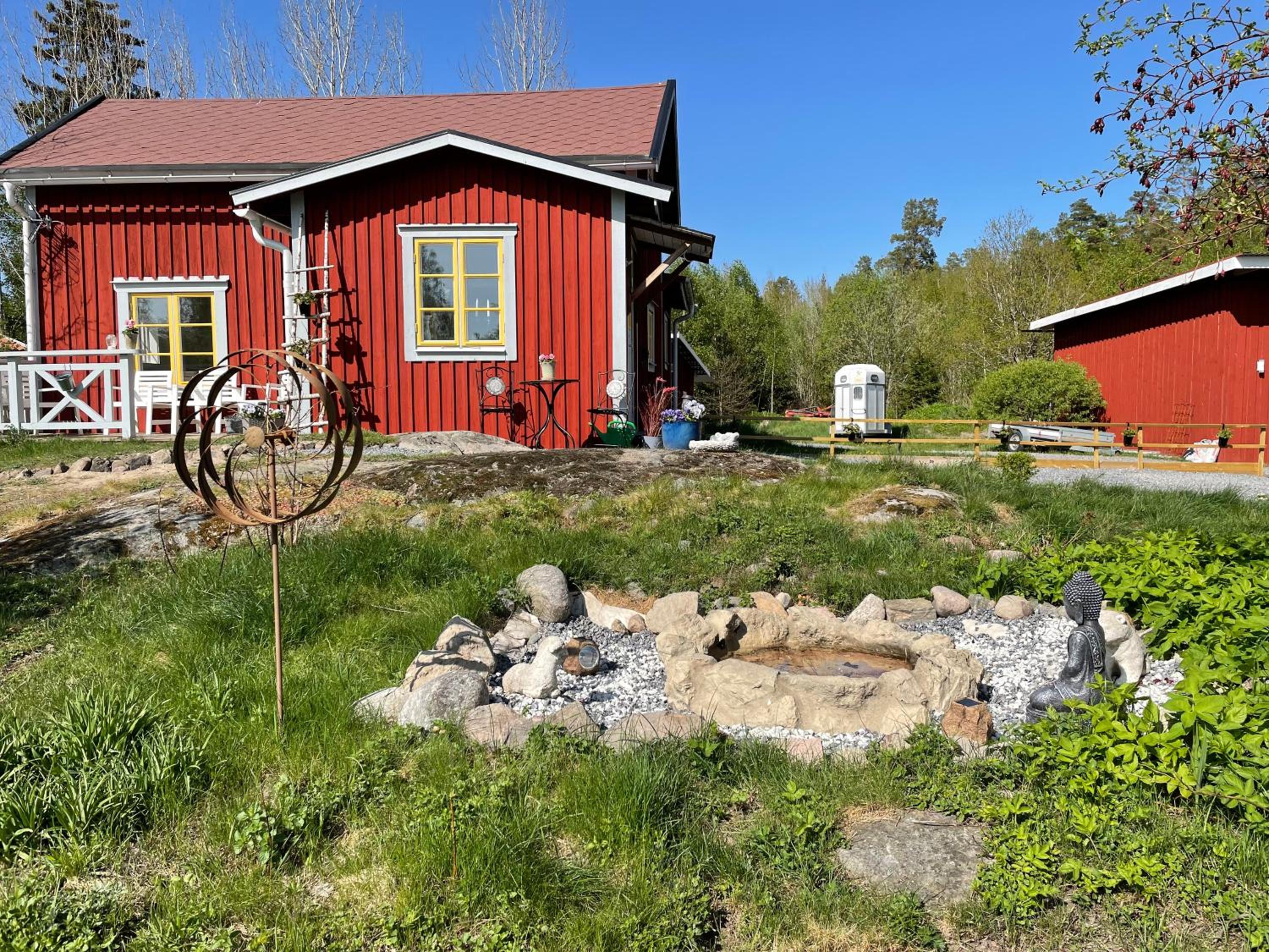 Loves Bondgård